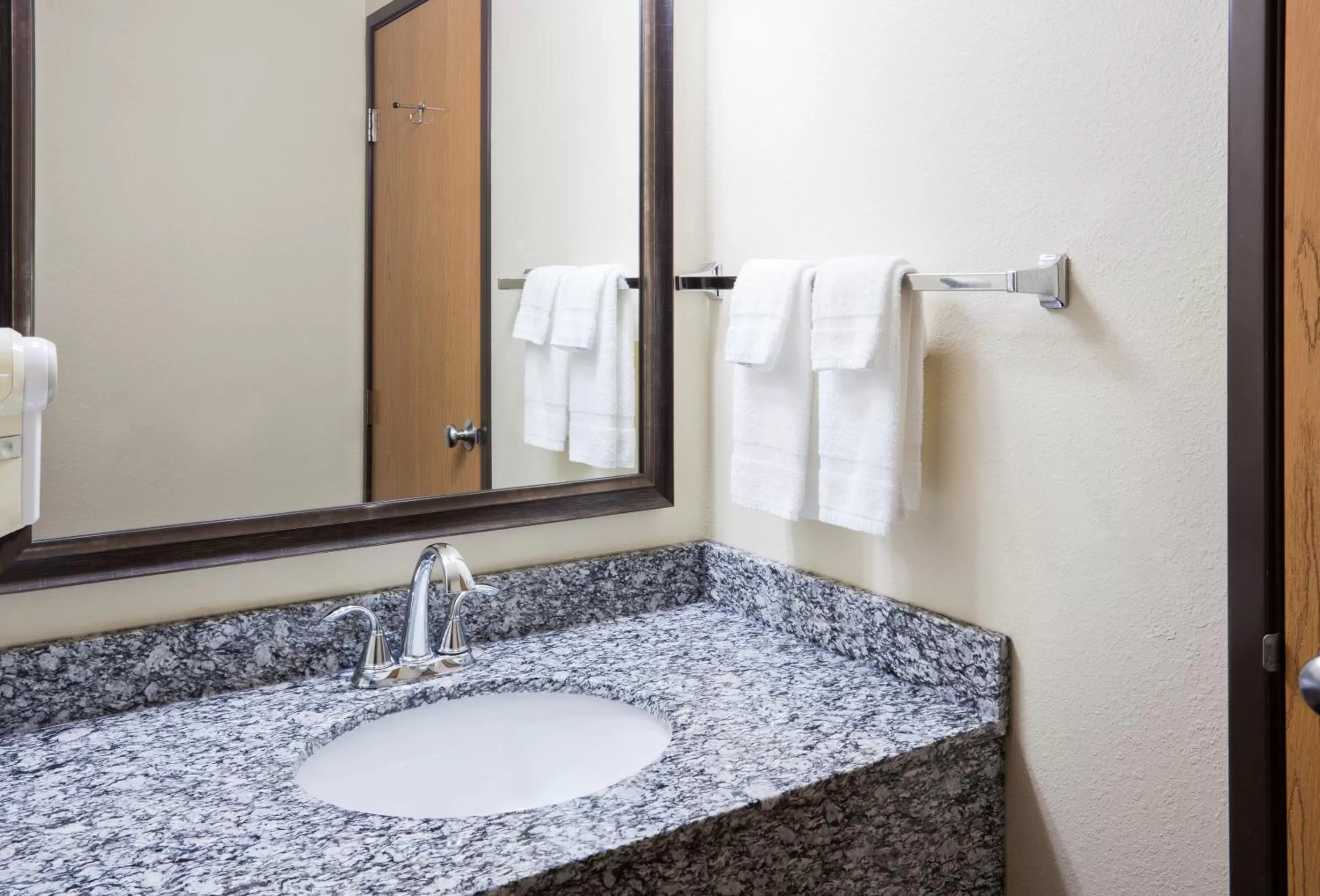 Queen Studio Suite - Non-Smoking in AmericInn by Wyndham Sartell