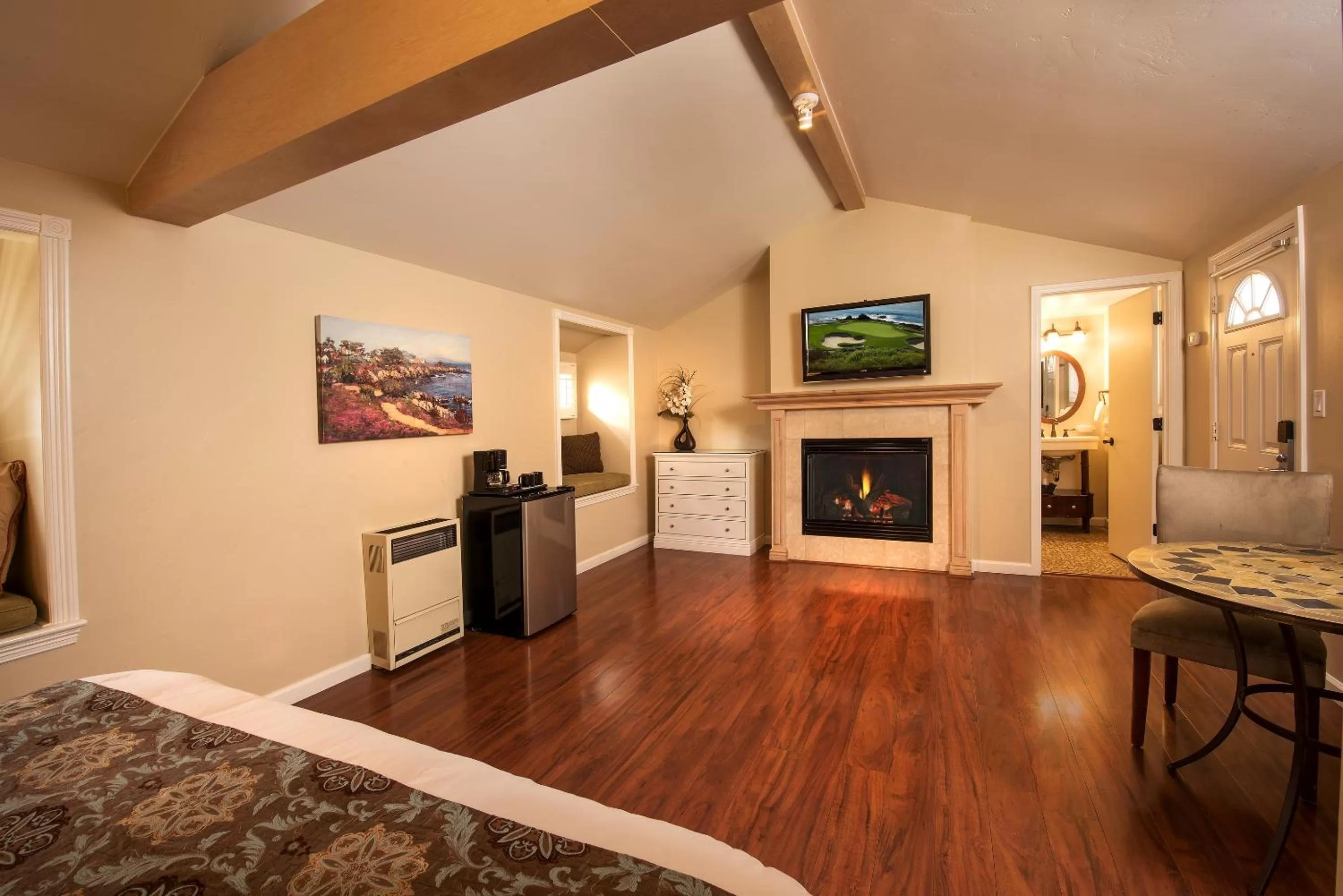 King Room with Fireplace in Sunset Inn Pacific Grove