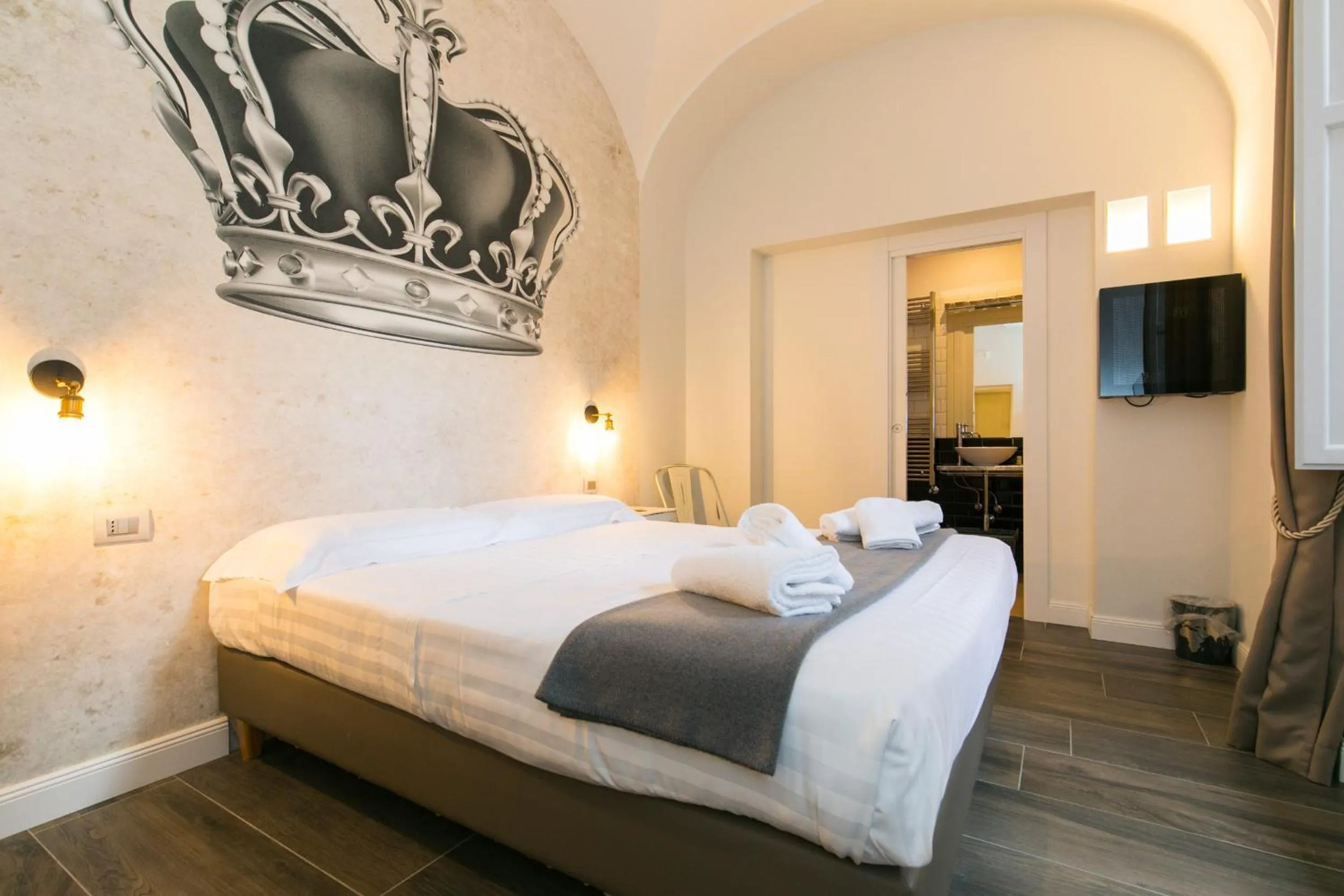 King Room in Trevi Contemporary Suite