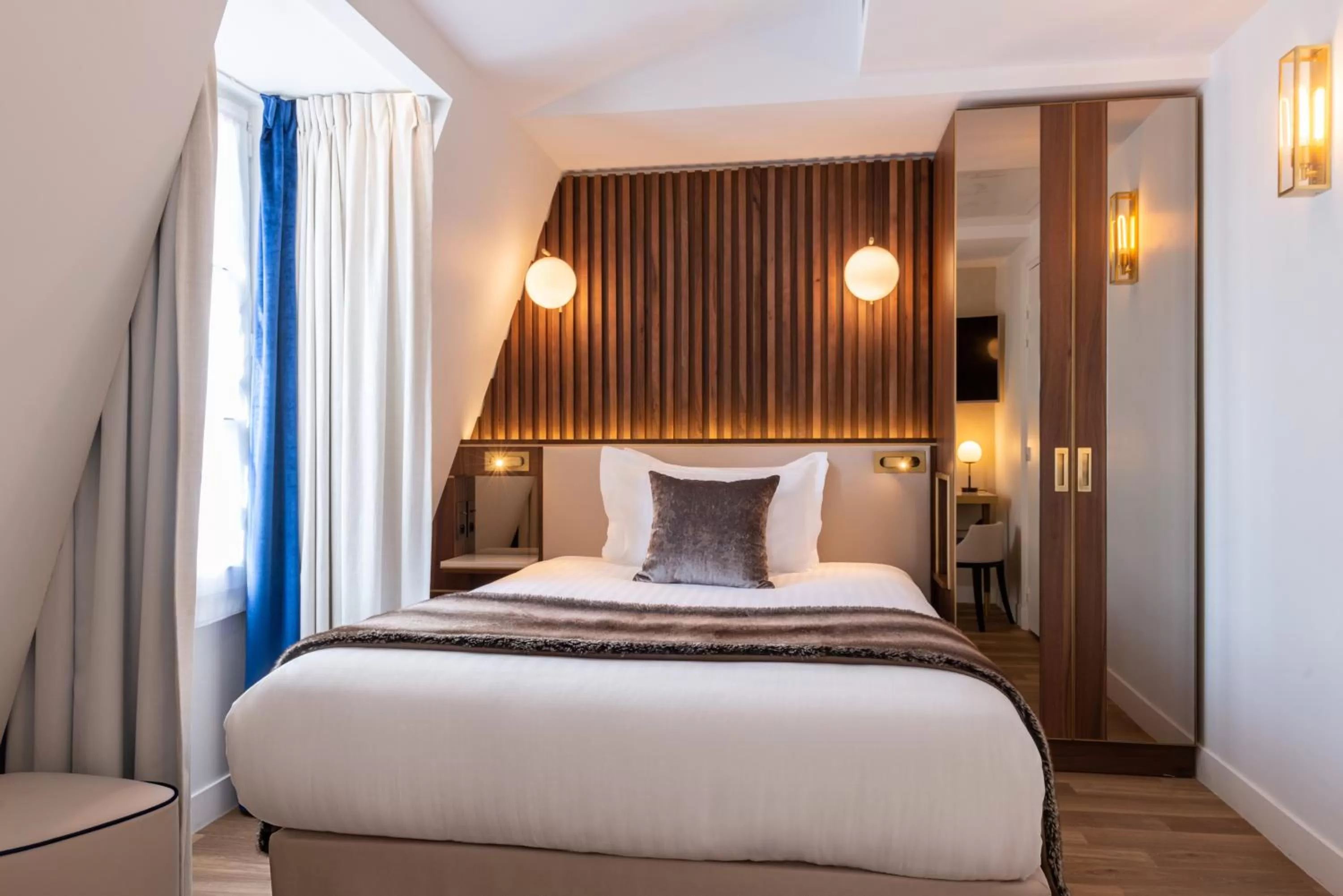 Single Room in Lord Byron