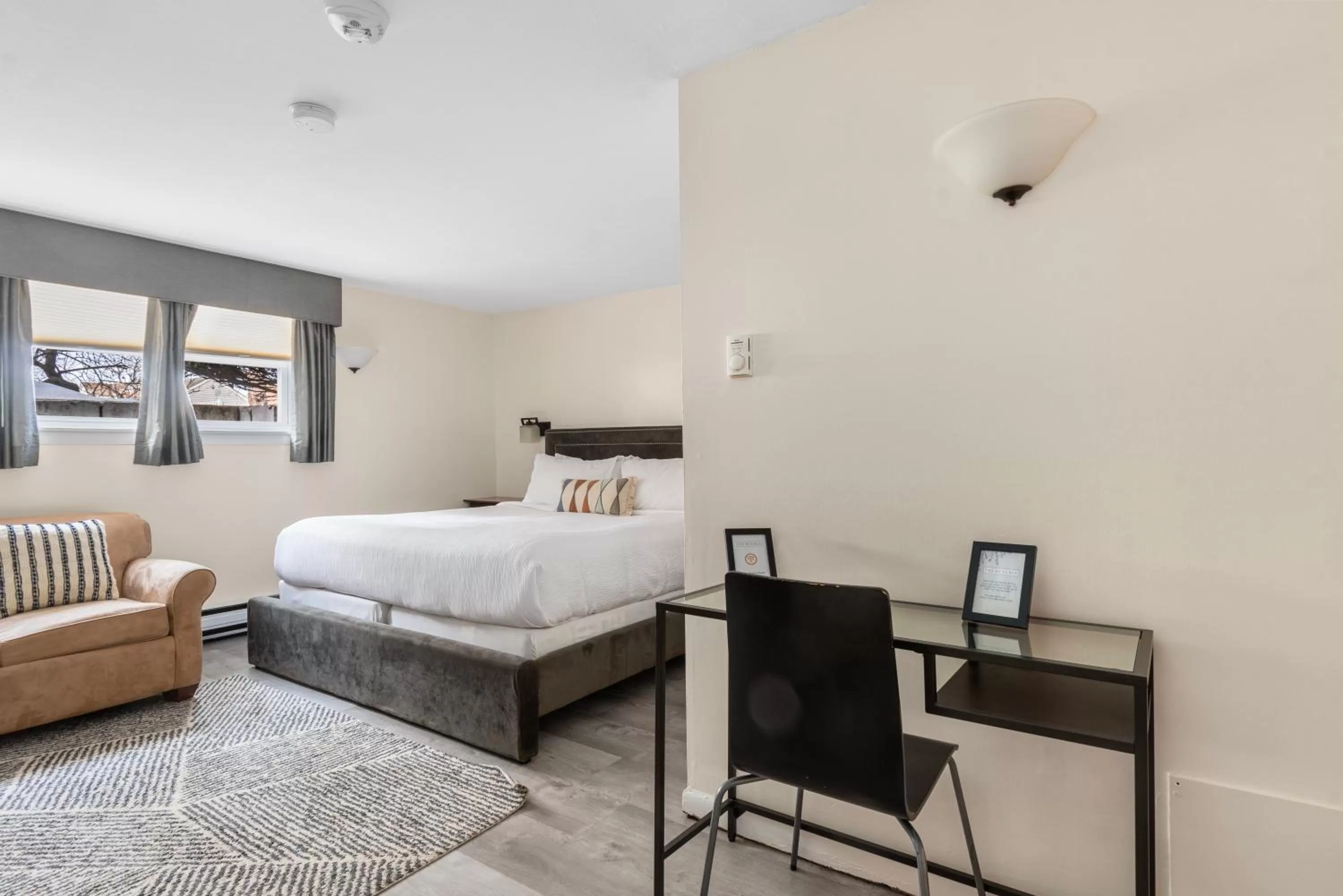 Beverly Premium King Studio- Basement Level in The Beverly