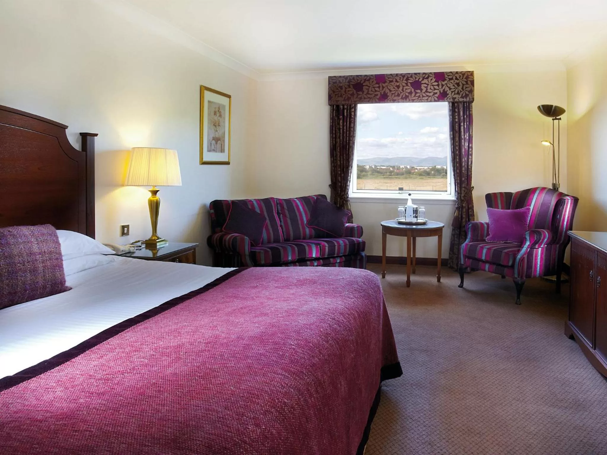 Deluxe King Room in Macdonald Inchyra Hotel & Spa