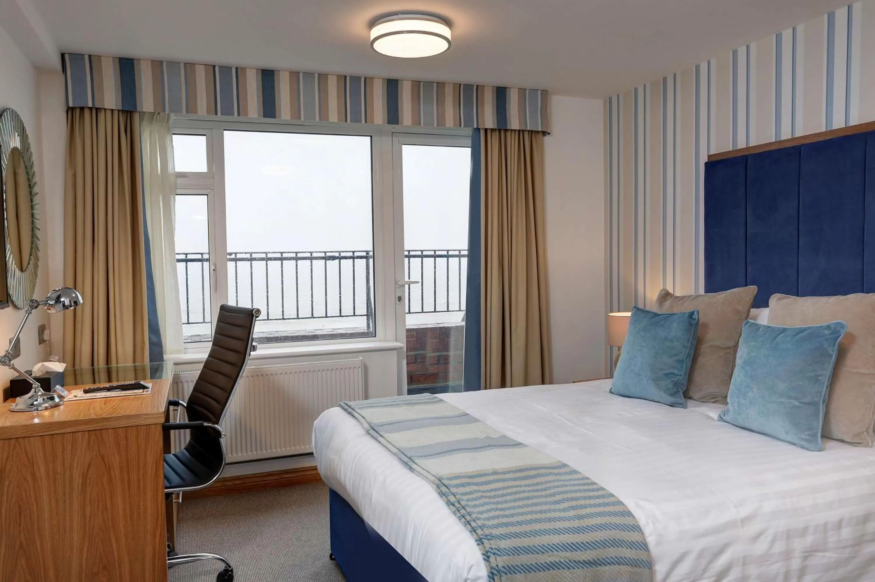 Executive Double Room with Double Bed and Sea View - Non-Smoking in Best Western Princes Marine Hotel
