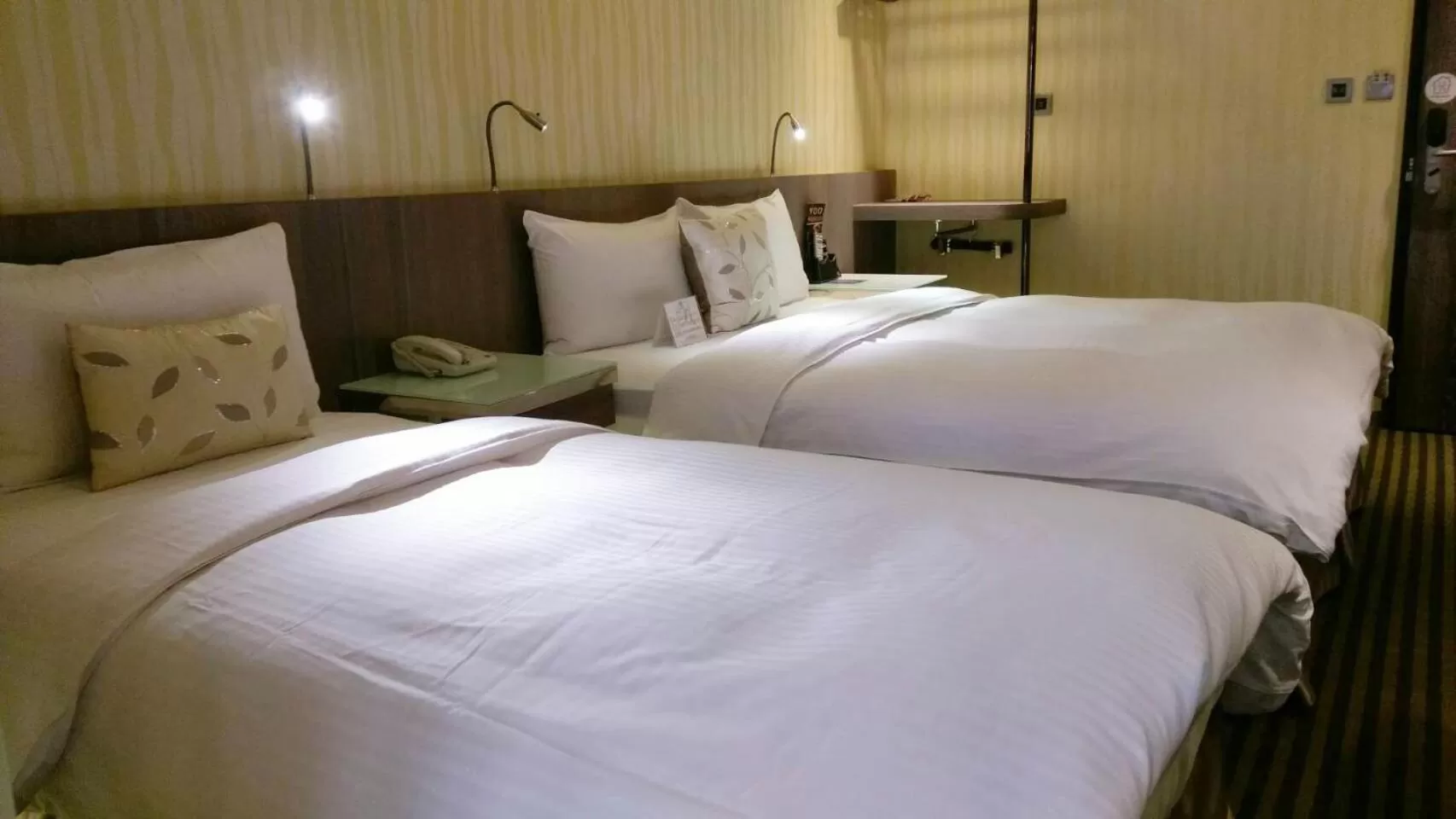 Deluxe Triple Room in Beauty Hotels - Hotel Bnight-Self Check-In Hotel