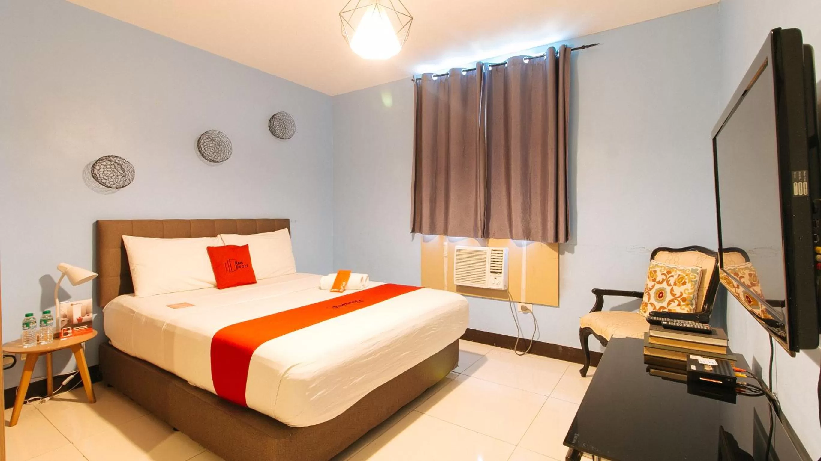 Studio in RedDoorz Plus at Kamuning Quezon City