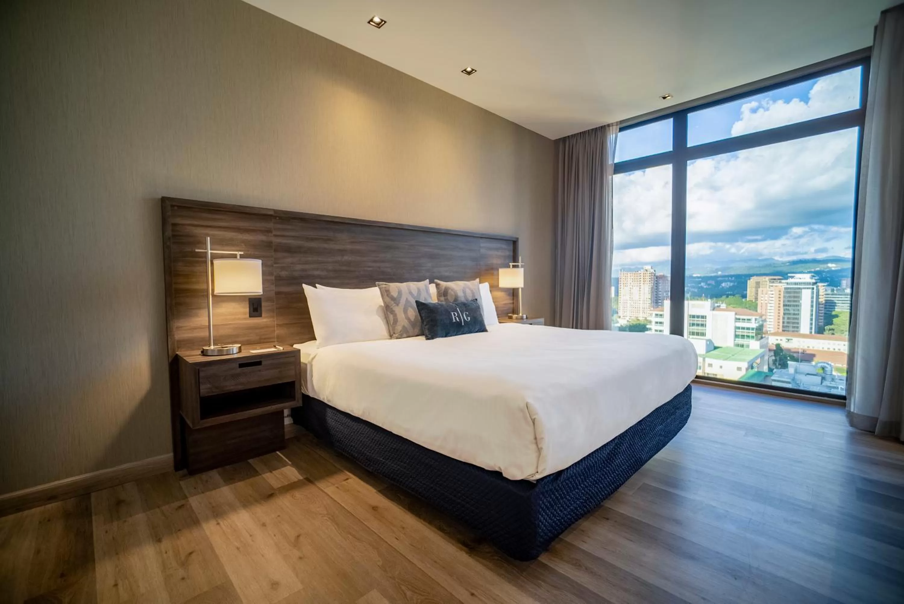 One-Bedroom King Suite with Kitchenette, Non-Smoking in Wyndham Garden Guatemala City