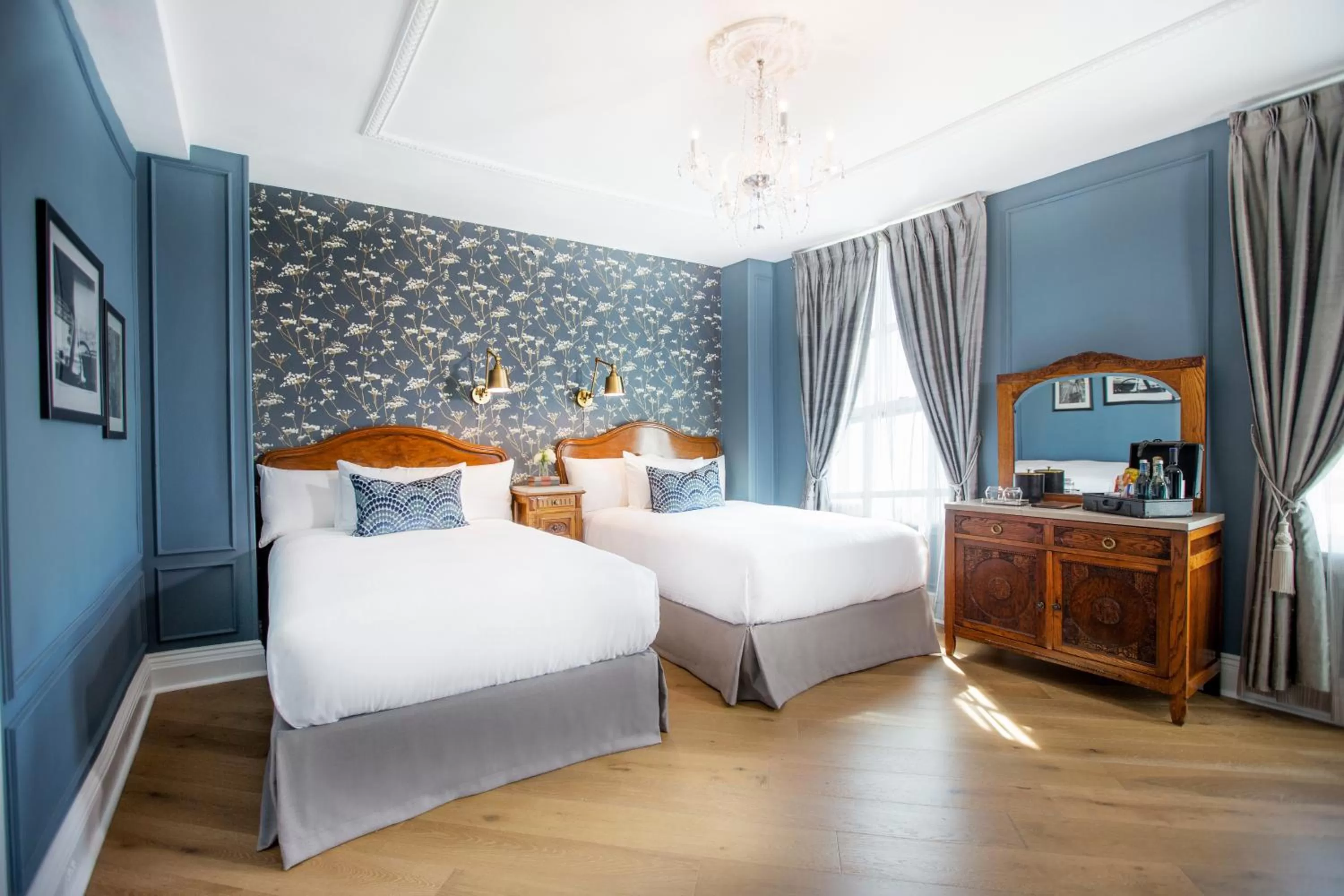 Classic Double Room with Two Double Beds in The Culver Hotel