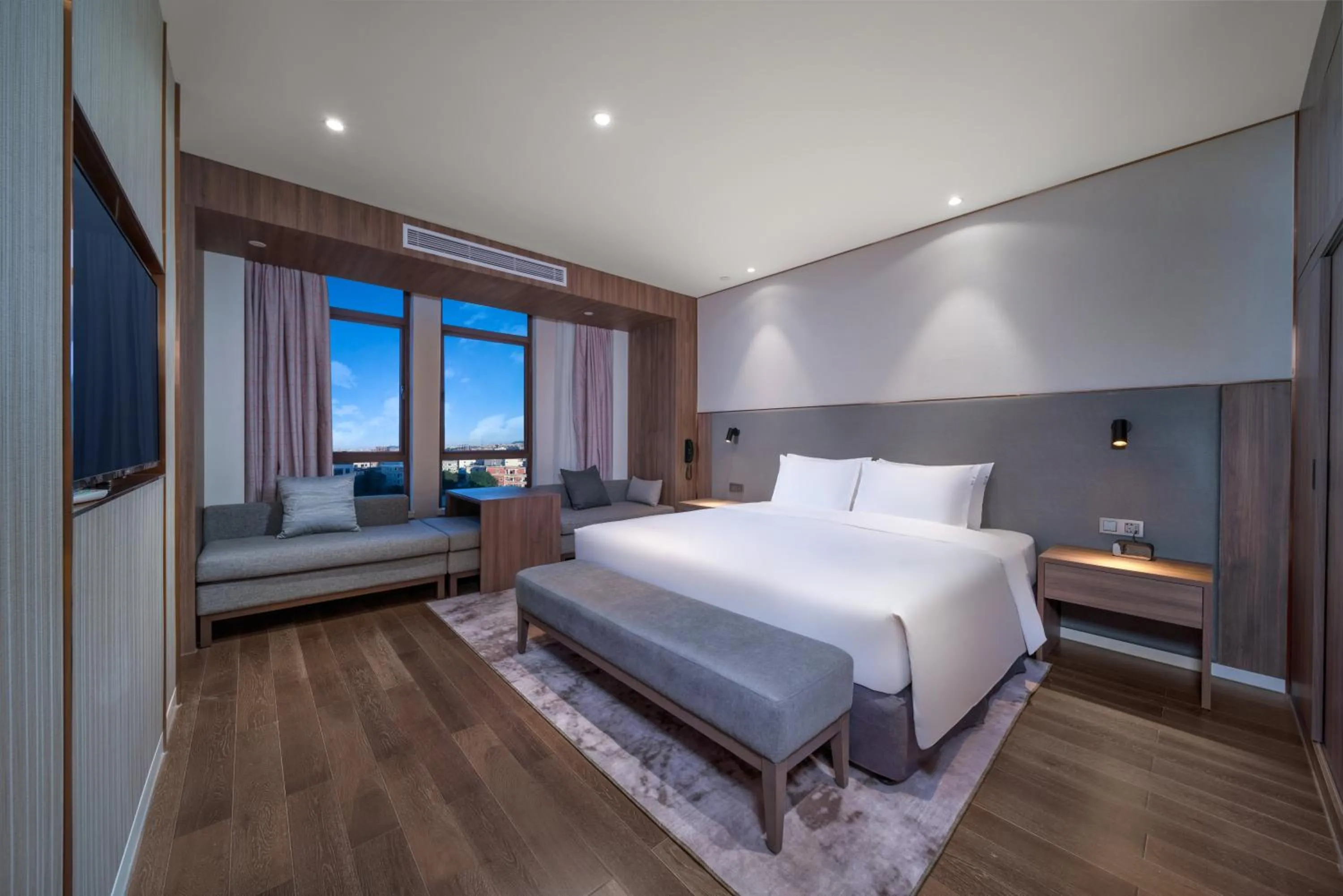 One-Bedroom Suite in Holiday Inn Express Jinjiang Anhai by IHG