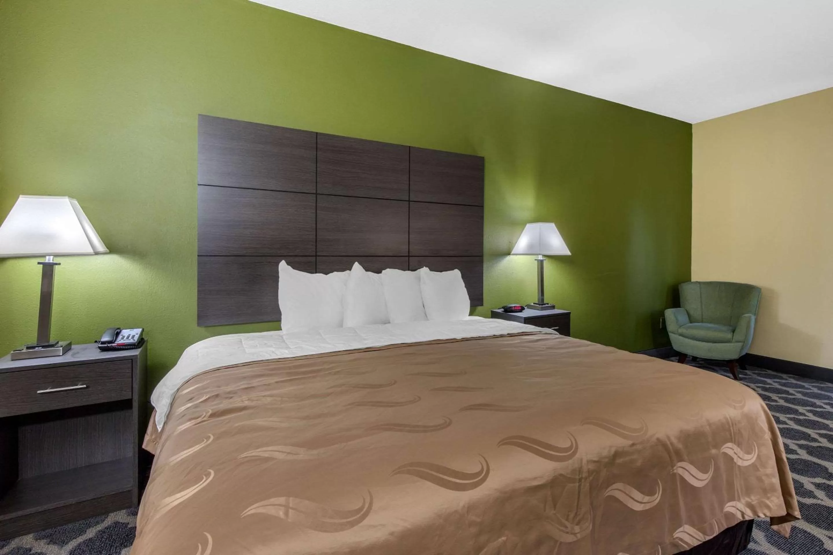 King Room - Non-Smoking in Quality Inn