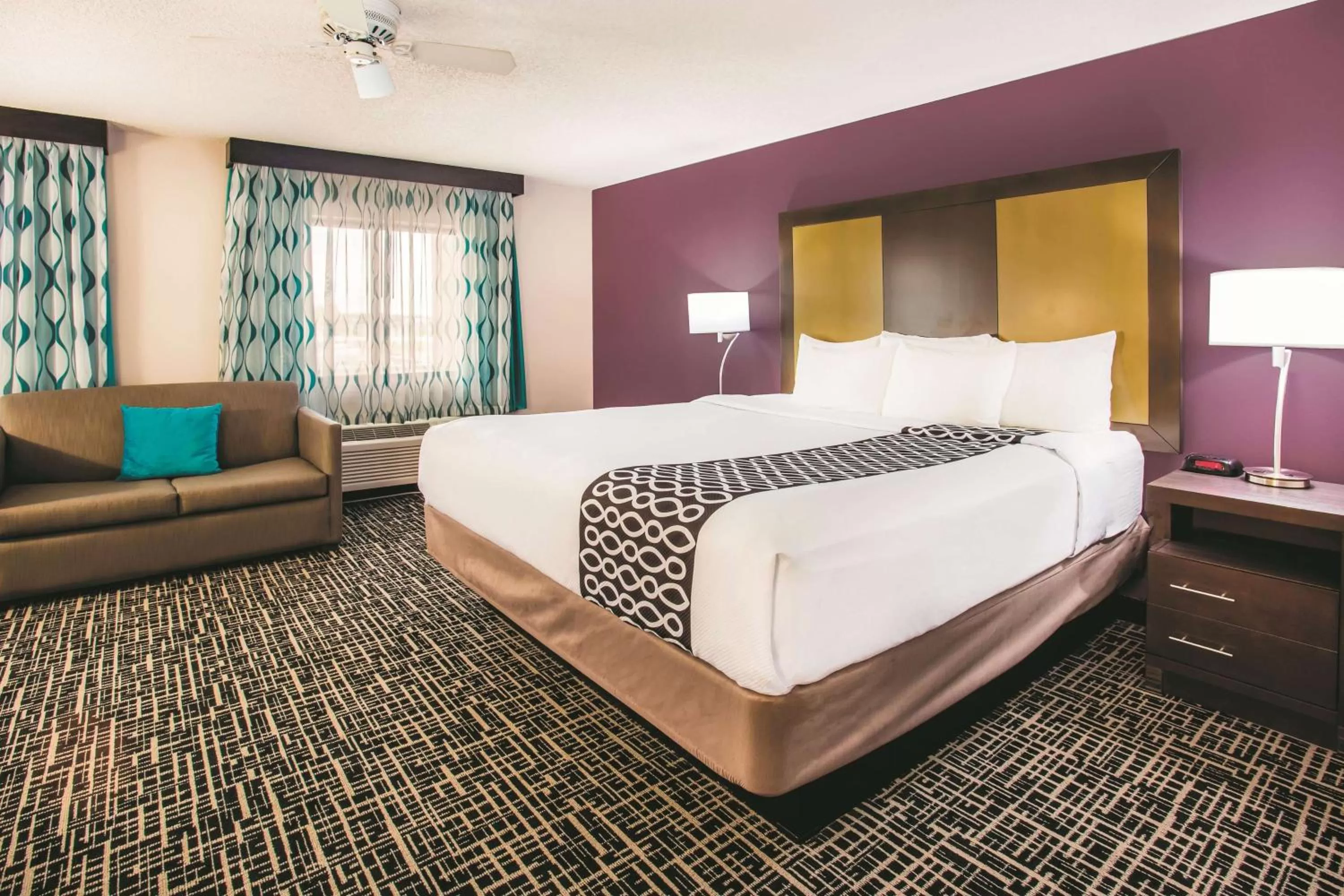 Executive King Room in La Quinta by Wyndham Cincinnati NE - Mason
