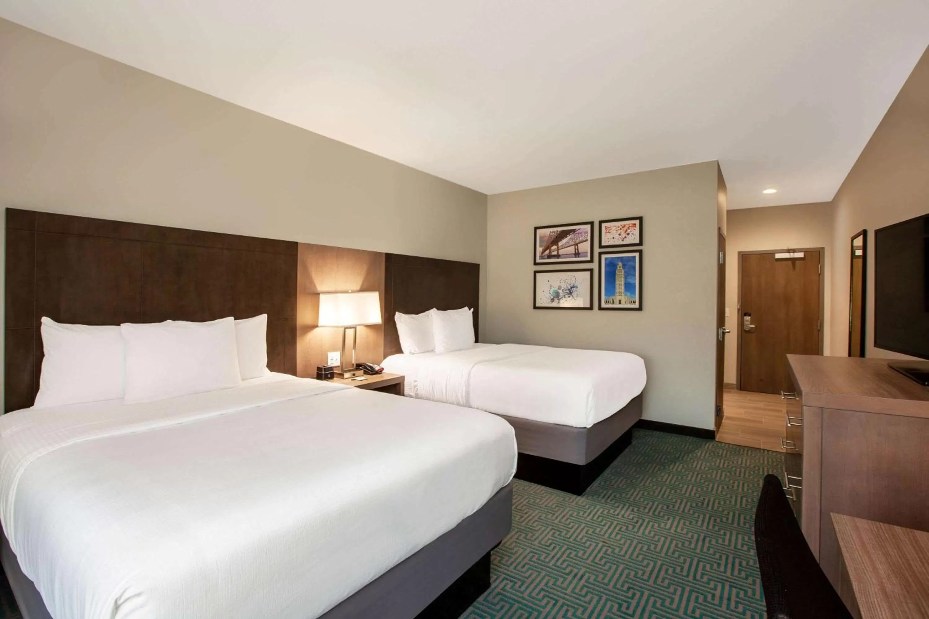 Queen Room with Two Queen Beds and Mobility/Hearing Access - Non-Smoking in La Quinta Inn & Suites by Wyndham Lafayette Oil Center