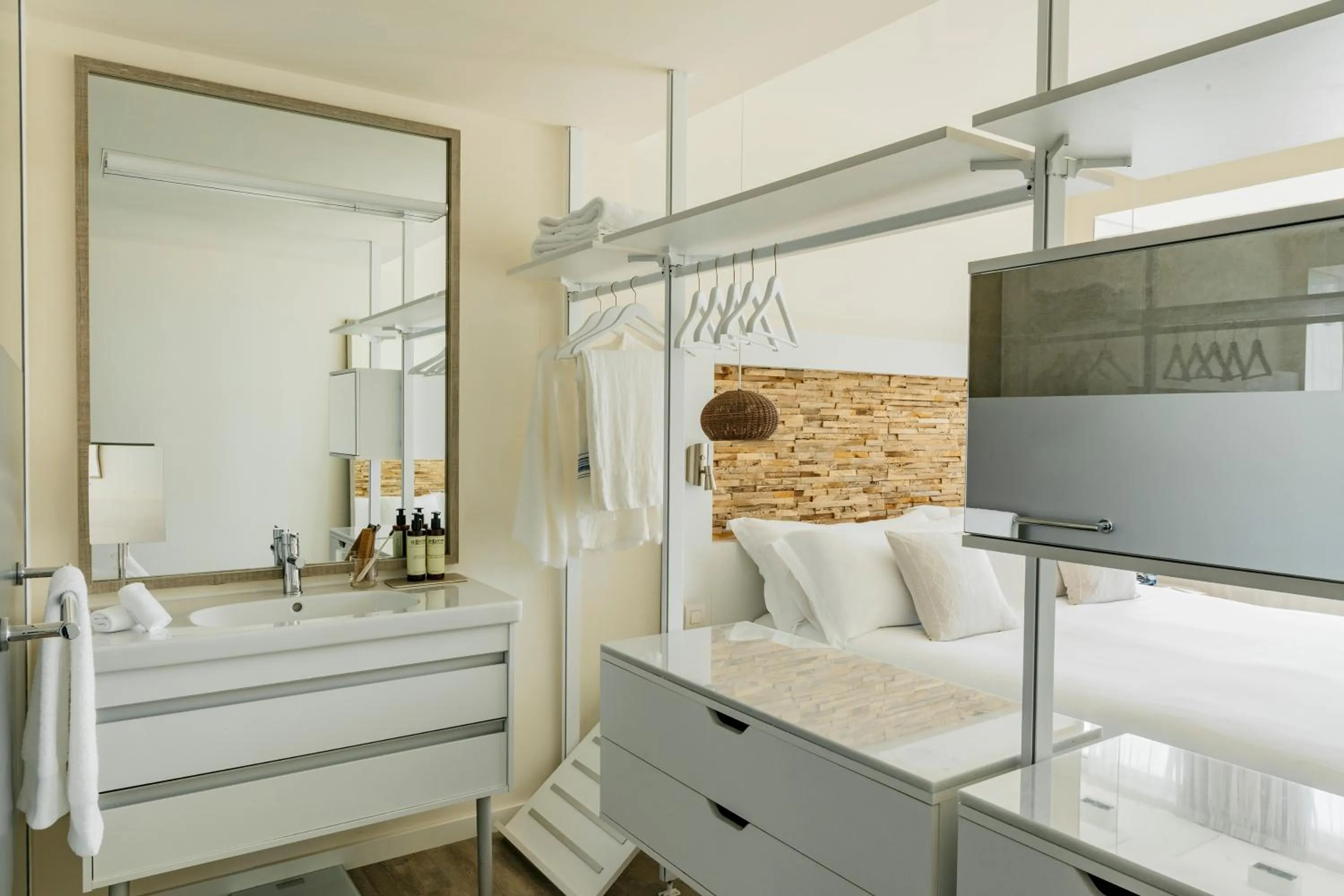 2 Bedrooms Superior ME Connected in ME Ibiza - The Leading Hotels of the World