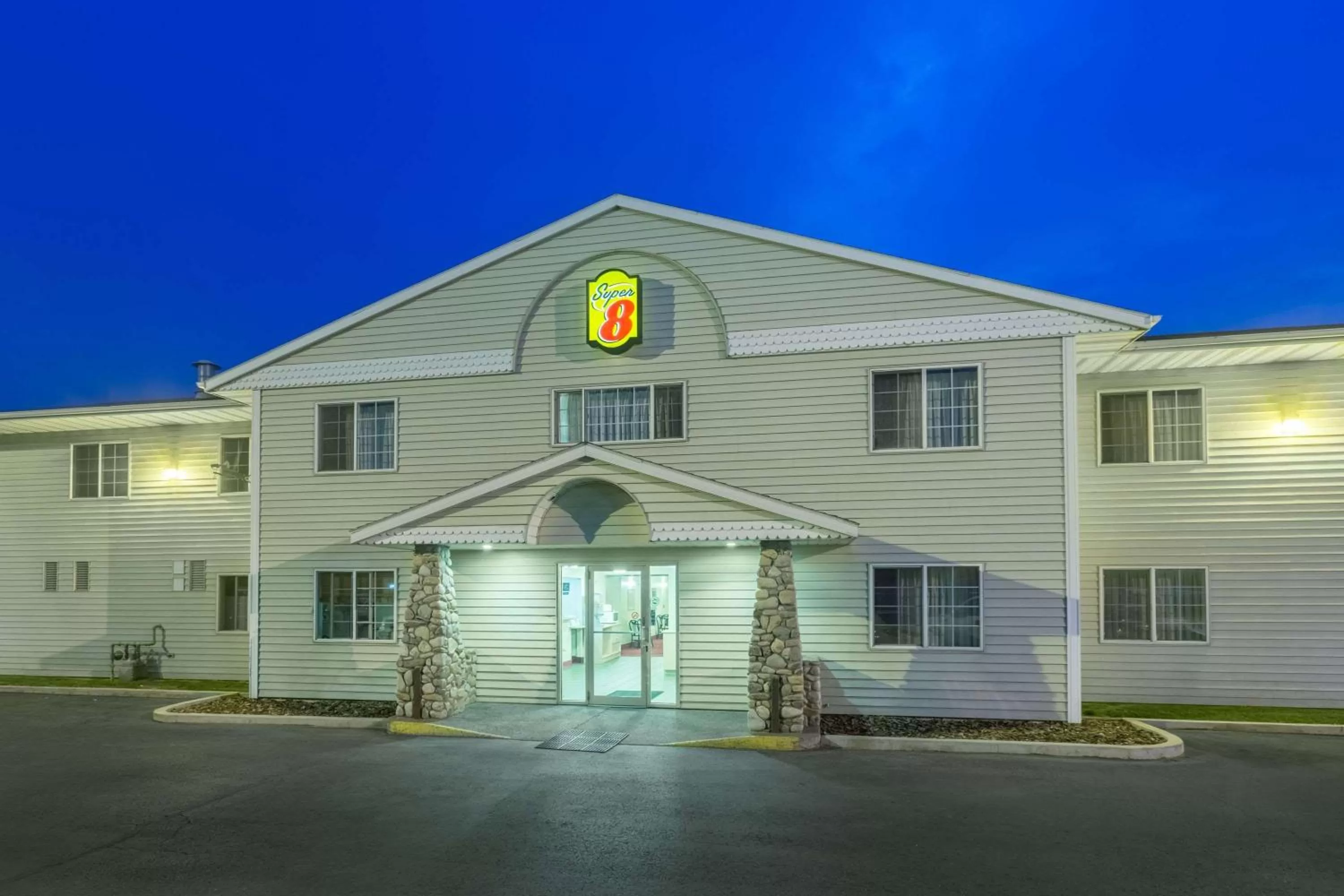 Property building in Super 8 by Wyndham Hamilton