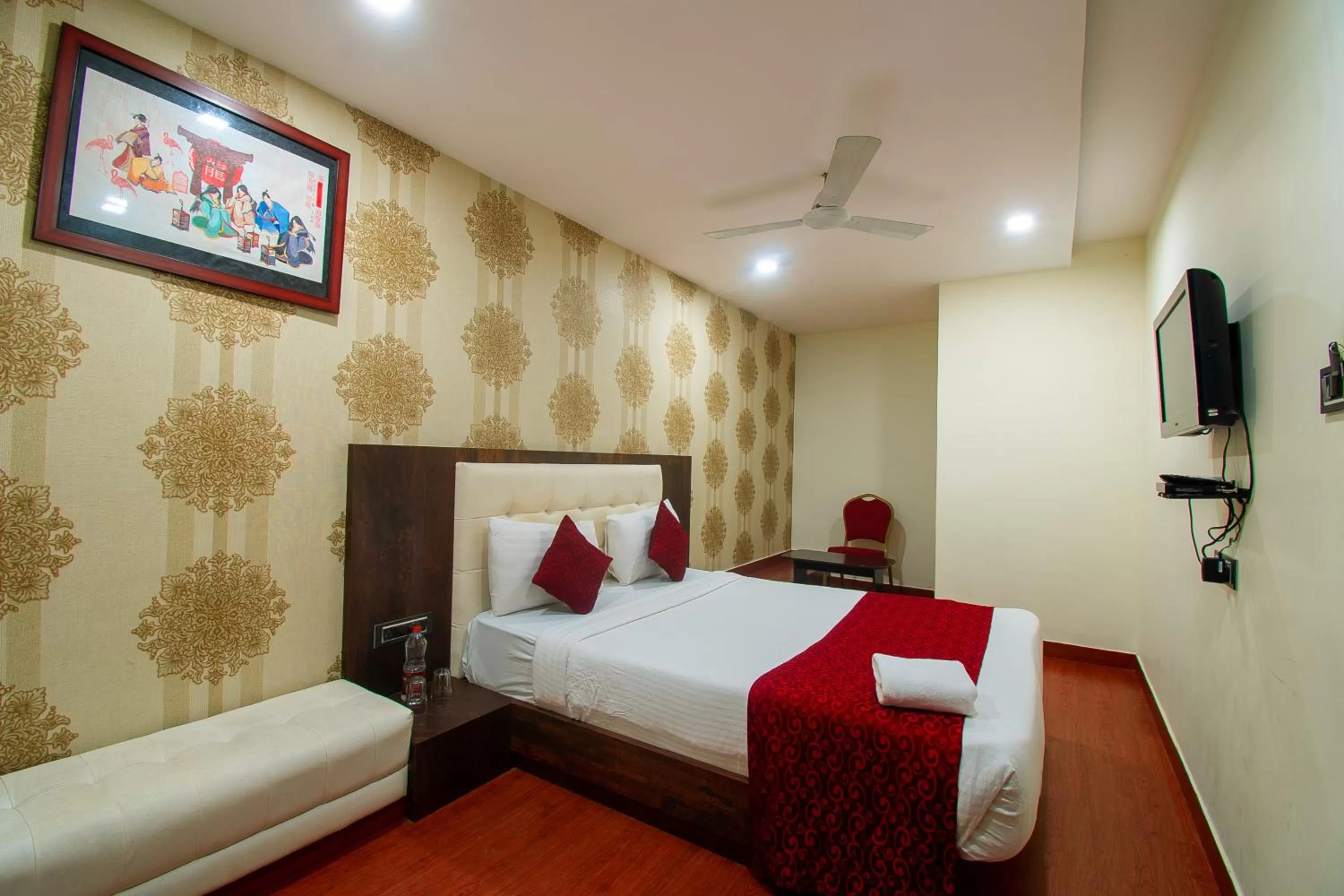 Deluxe Room in Vinayak Bhavan By Vinayak Hotels