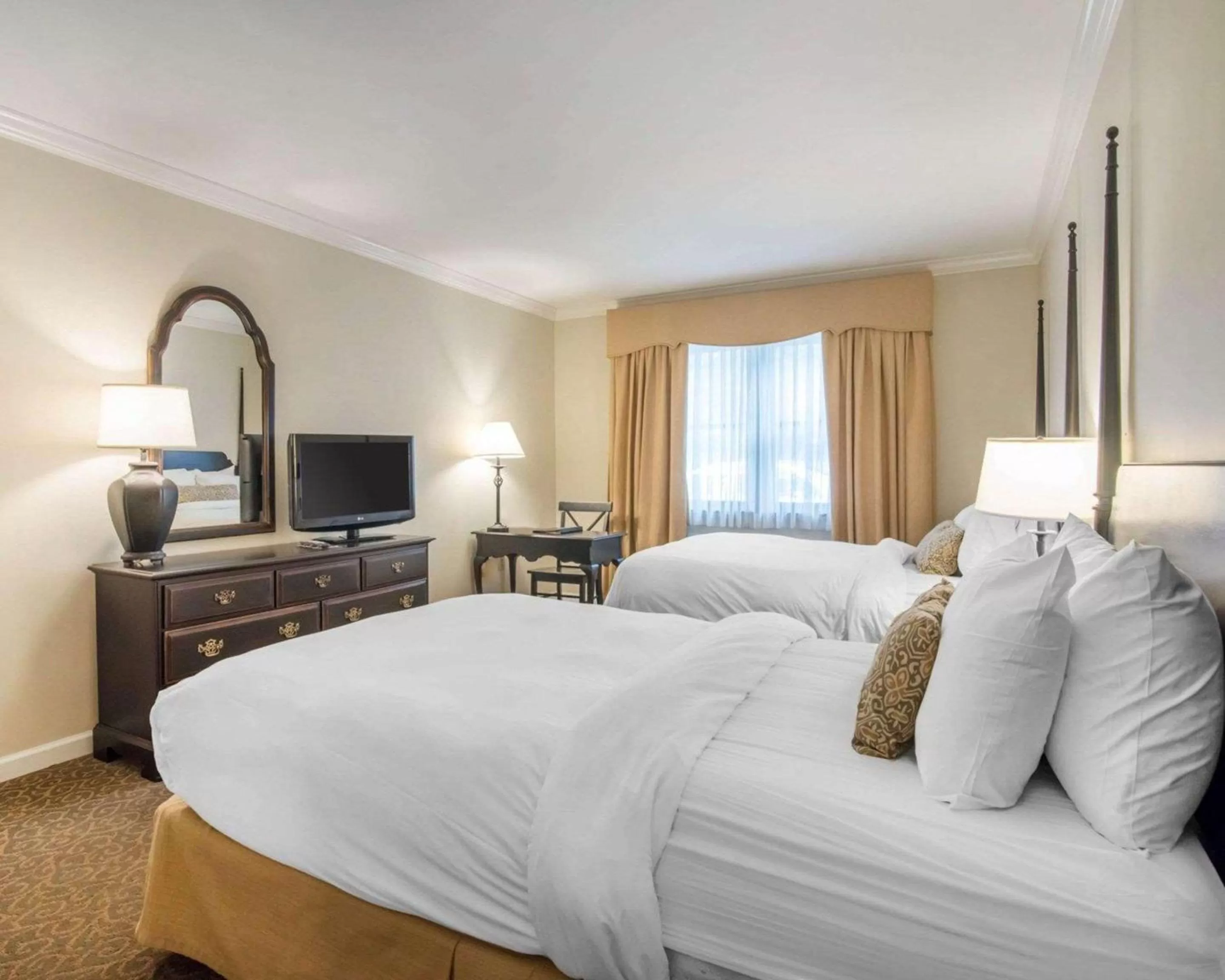 Double Room with Two Double Beds - Accessible/Non-Smoking in The Century House, an Ascend Collection Hotel