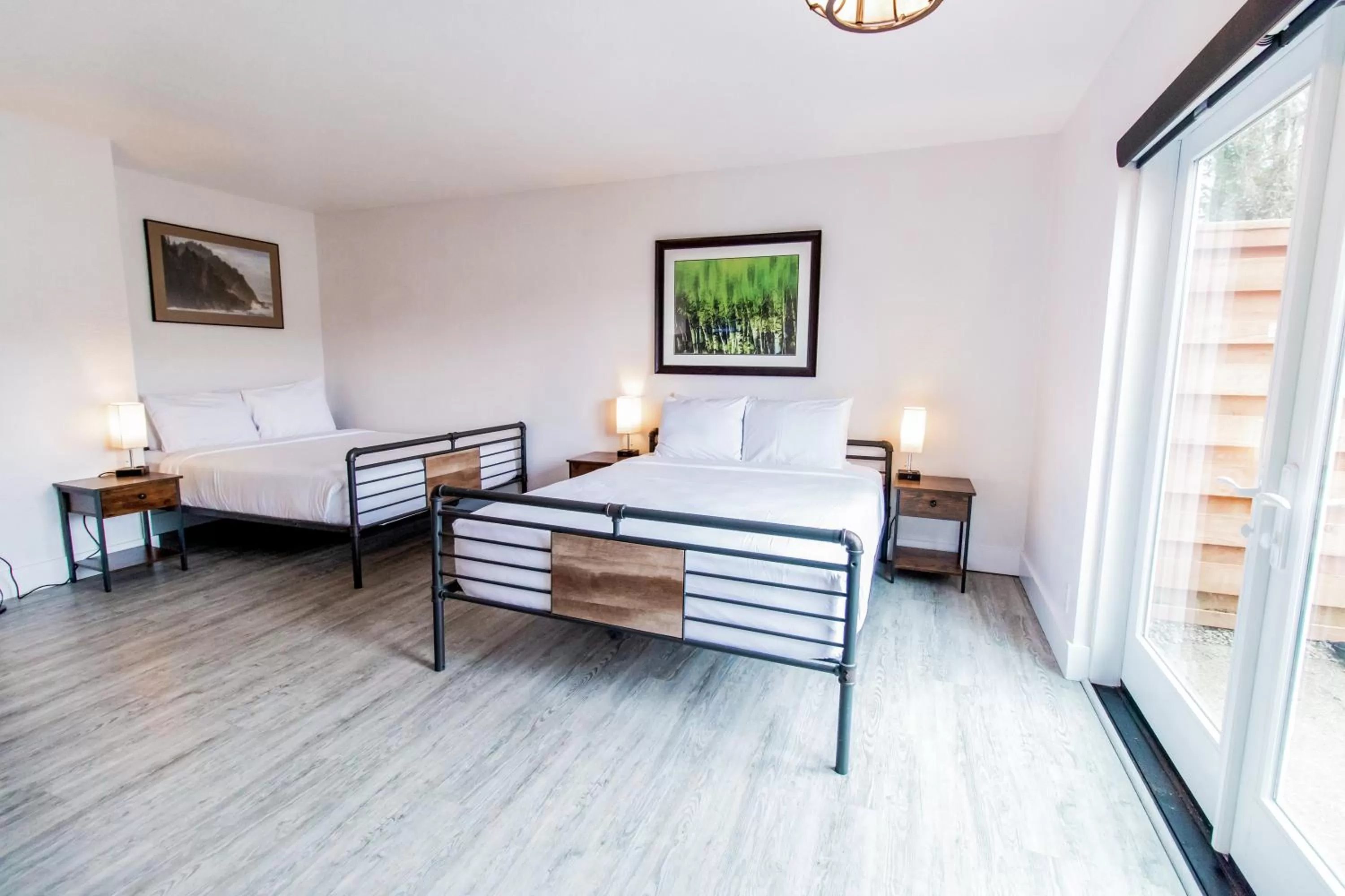 Double Queen Room with Patio in SCP Depoe Bay