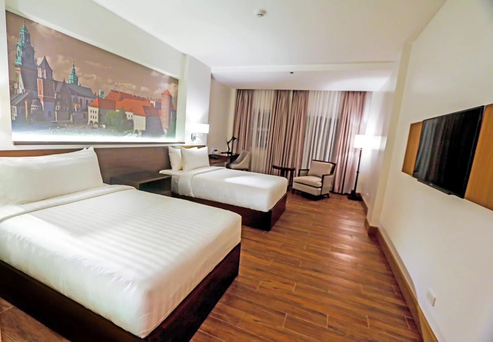 Deluxe Suite Twin in Hotel Carlito Tagaytay