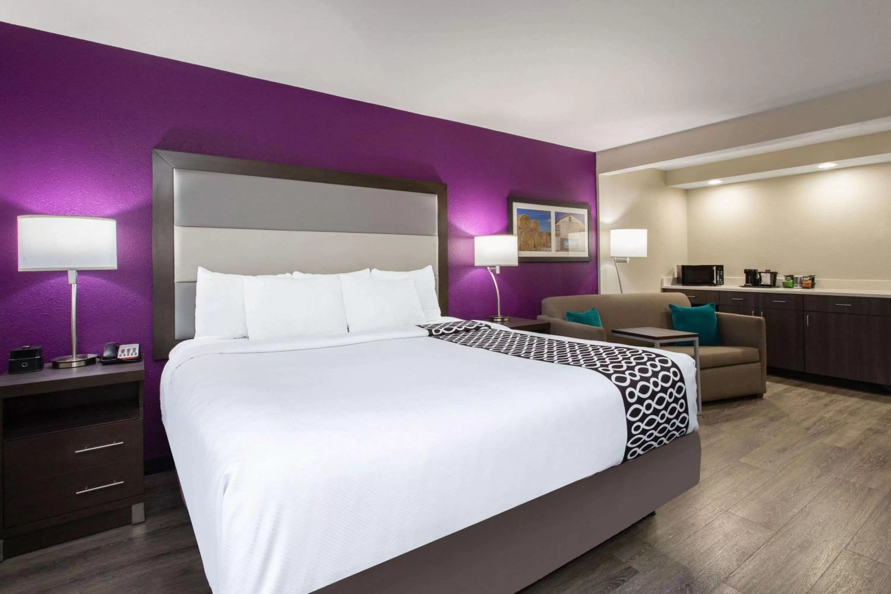 Executive King Room with Sofa Bed - Non- Smoking in La Quinta by Wyndham Effingham