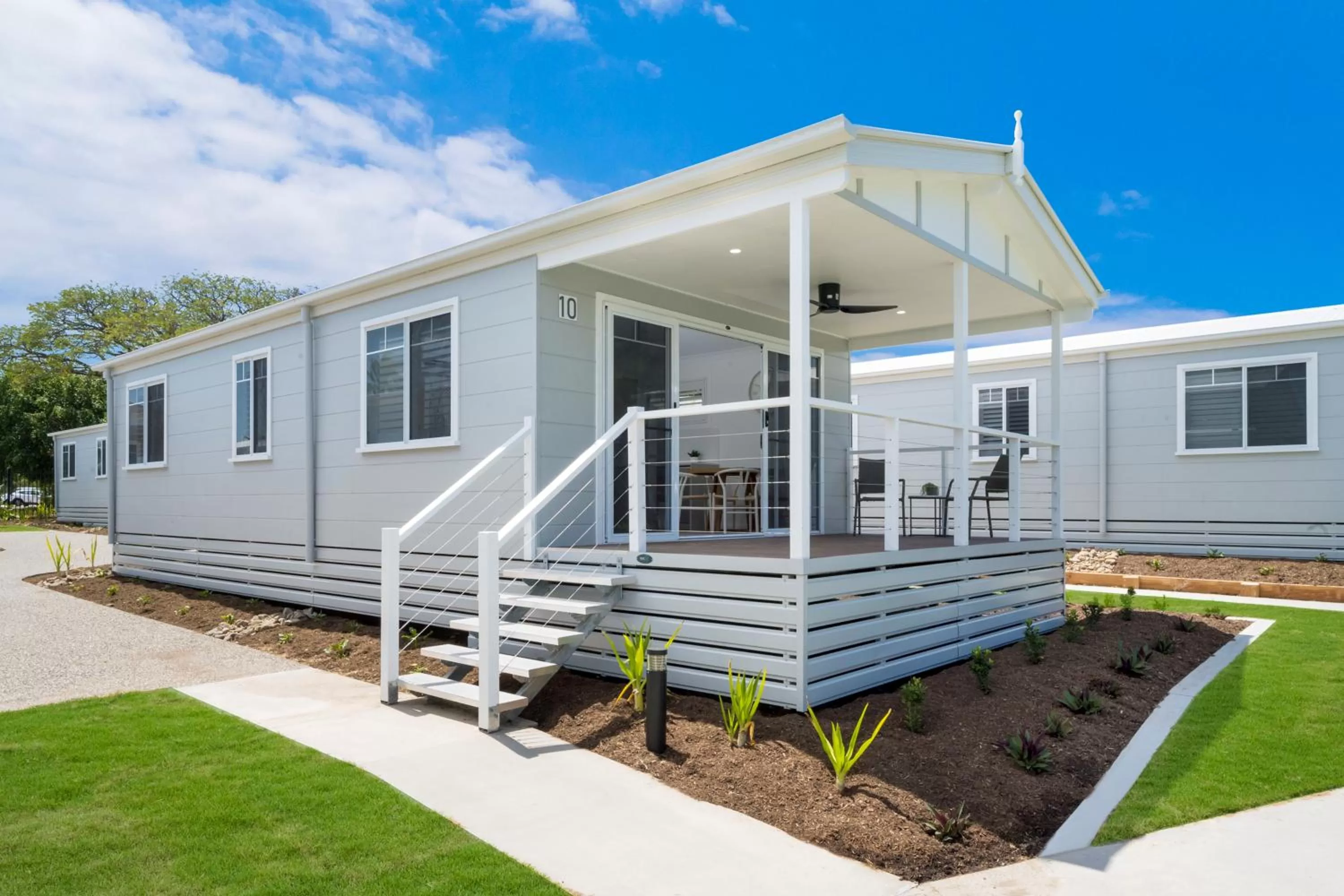 Two-Bedroom Deluxe Bungalow in Mercure Townsville