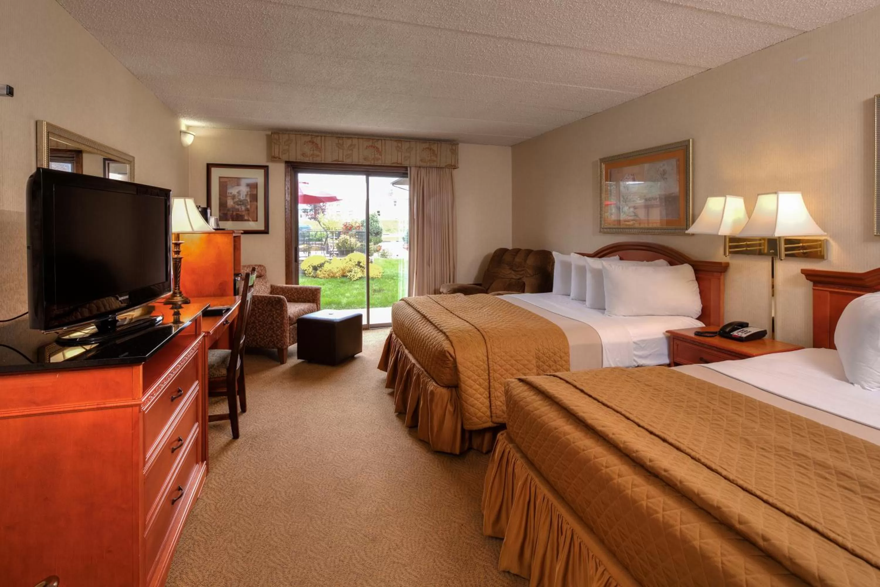 Queen Room with Two Queen Beds - Ground Floor in The Foothills Inn