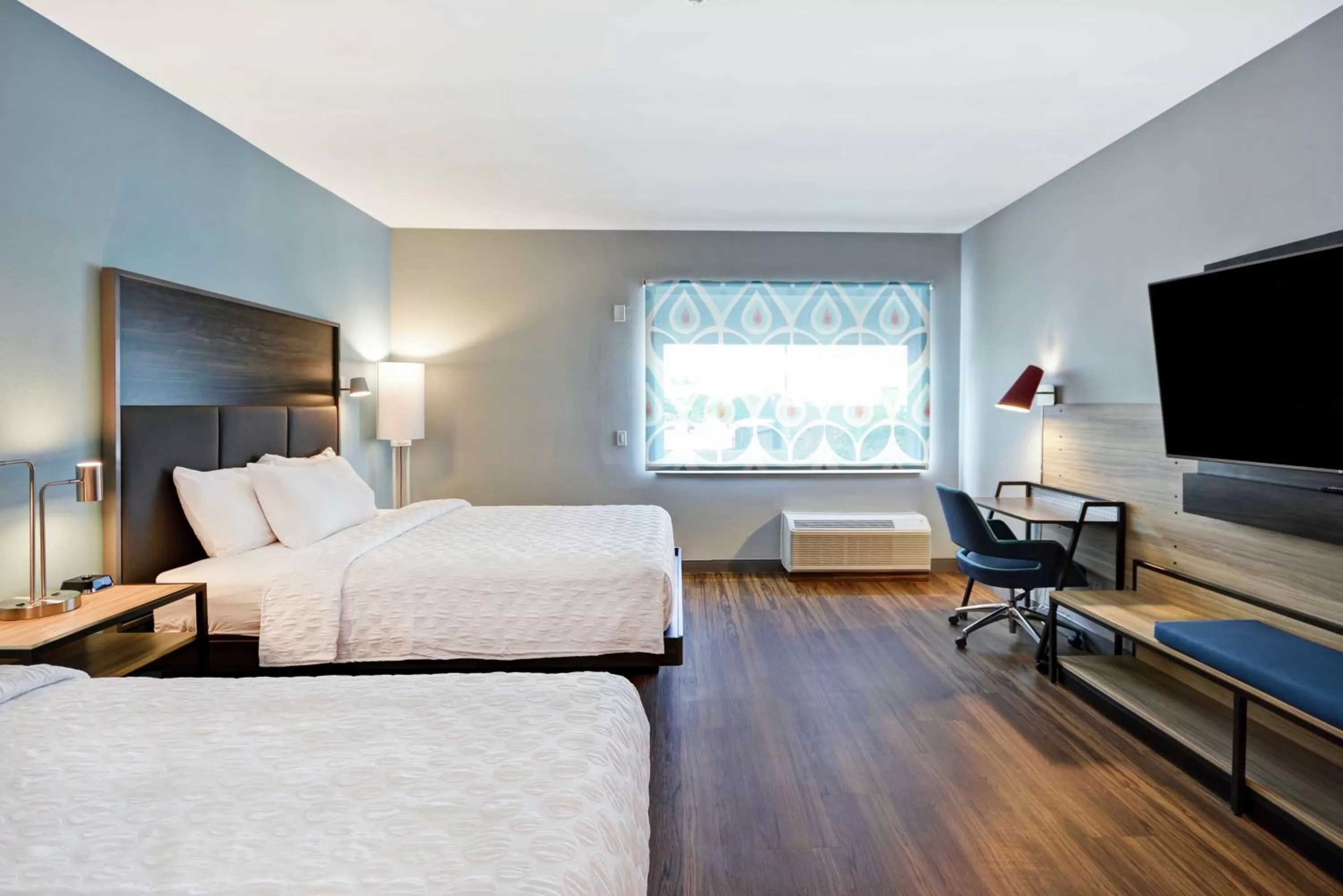 Queen Room with Bath Tub - Mobility/Hearing Accessible in Tru By Hilton Corpus Christi South Padre Island Dr