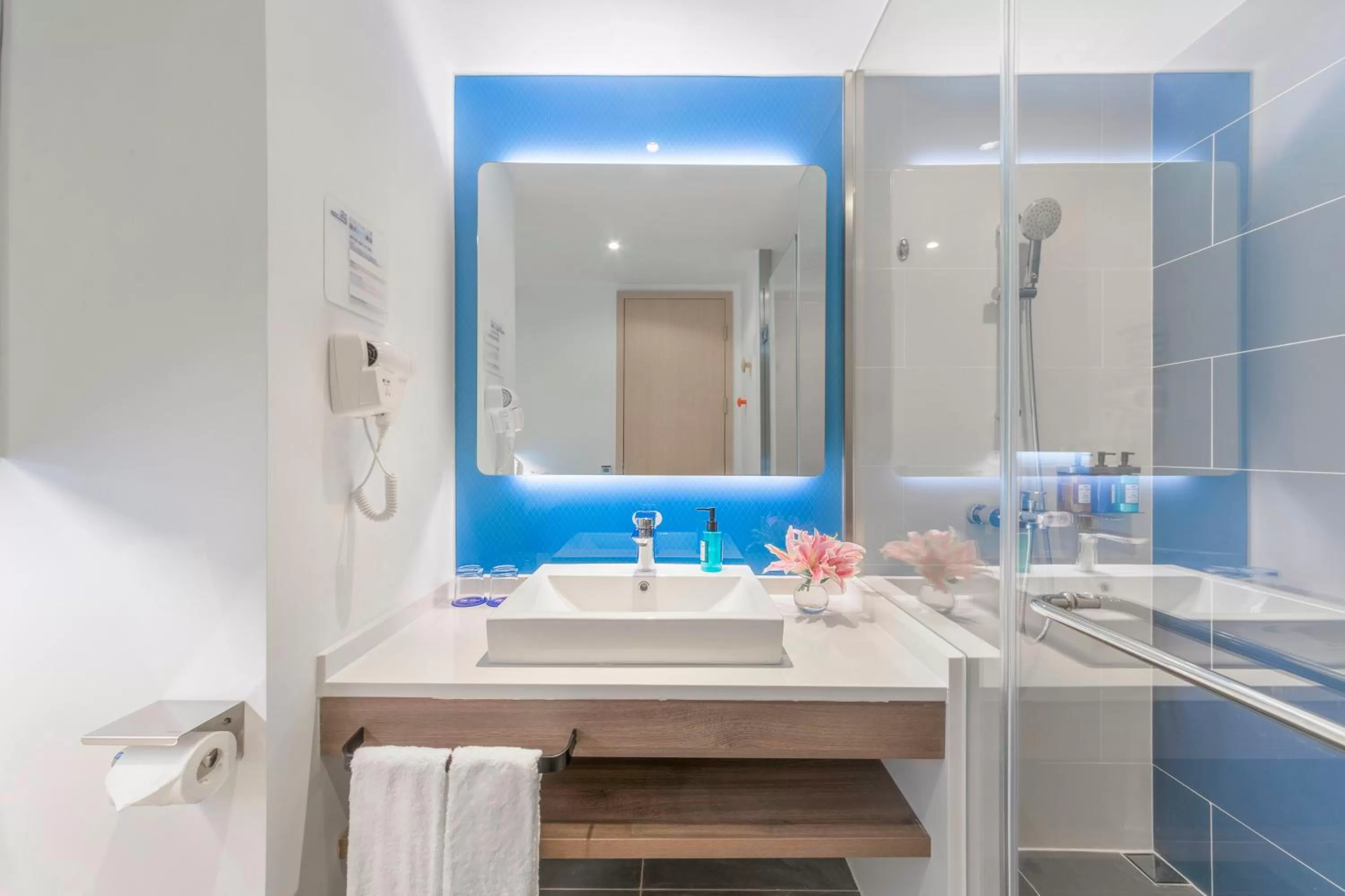 Standard Room in Holiday Inn Express Shanghai Gubei by IHG