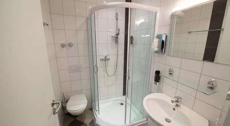 Standard Twin Room in Trip Inn Goethe Hotel Messe