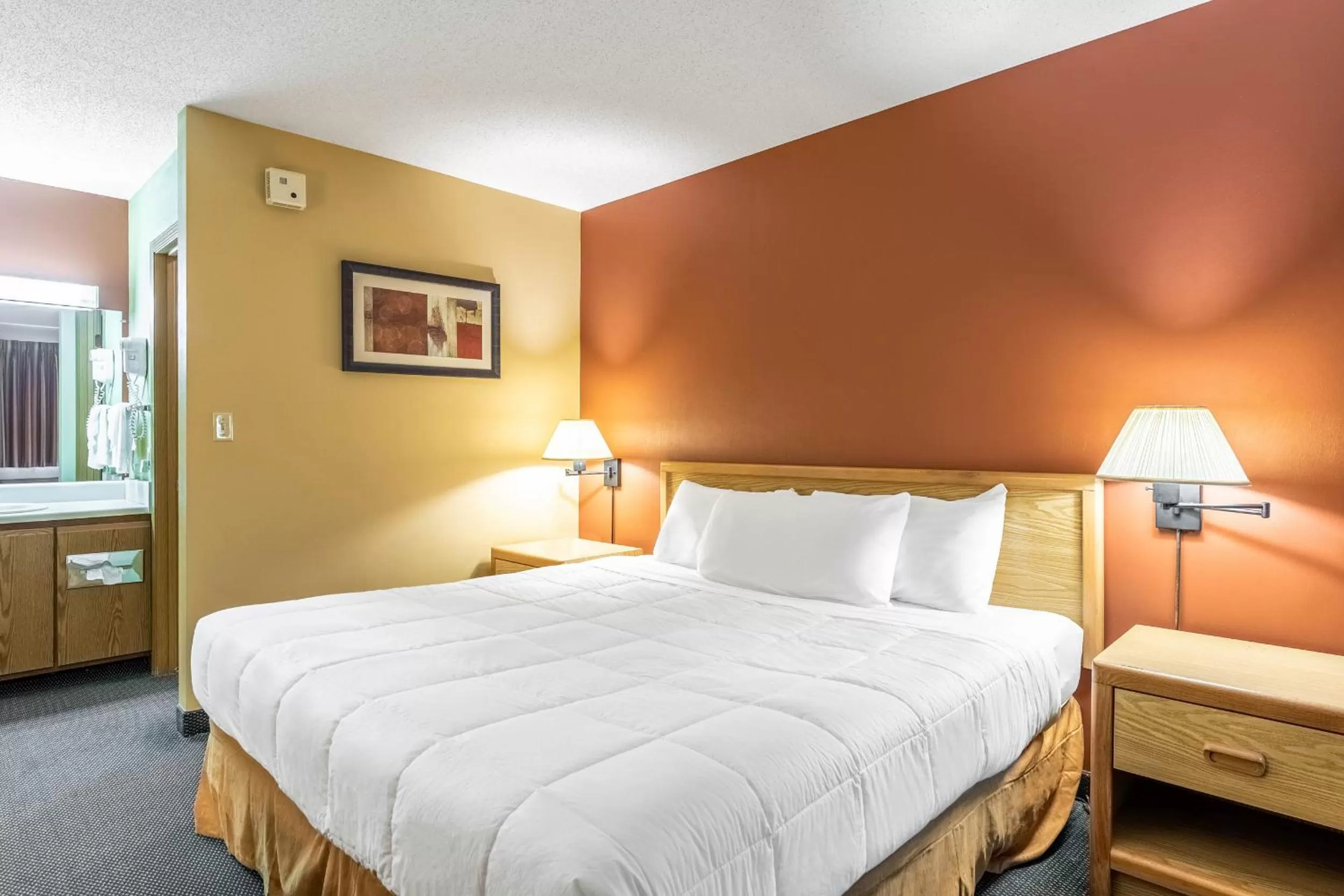 King Room - Non Smoking in Americas Best Value Inn St. Marys