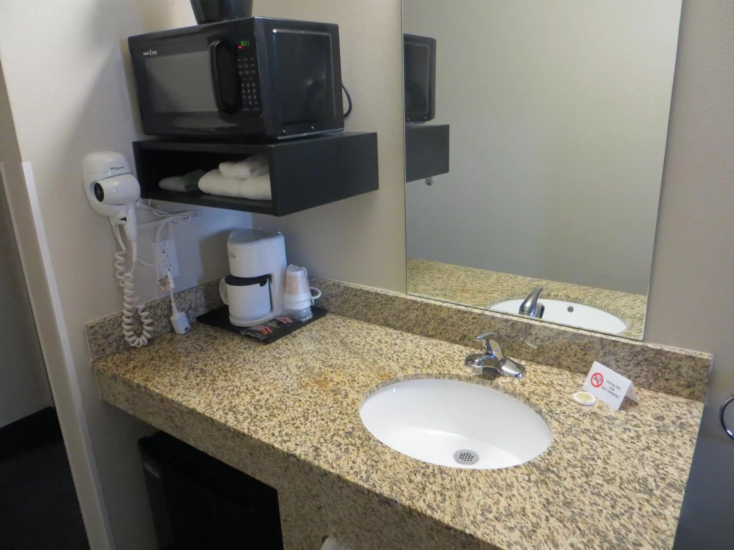 Queen Room with Two Queen Beds - Non-Smoking in Baymont by Wyndham Glenwood