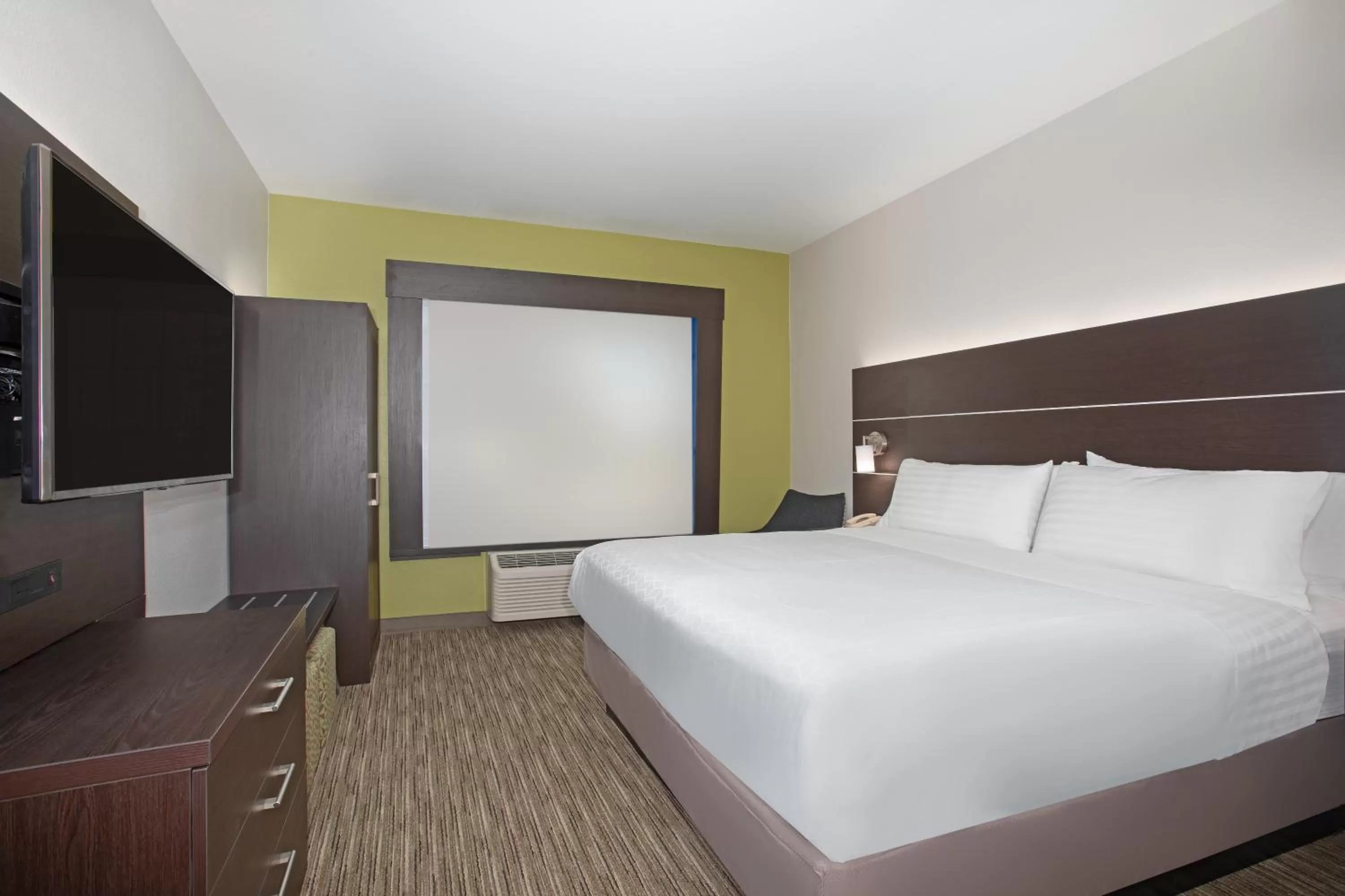 Two-Bedroom Suite in Holiday Inn Express Hotel & Suites Longmont by IHG