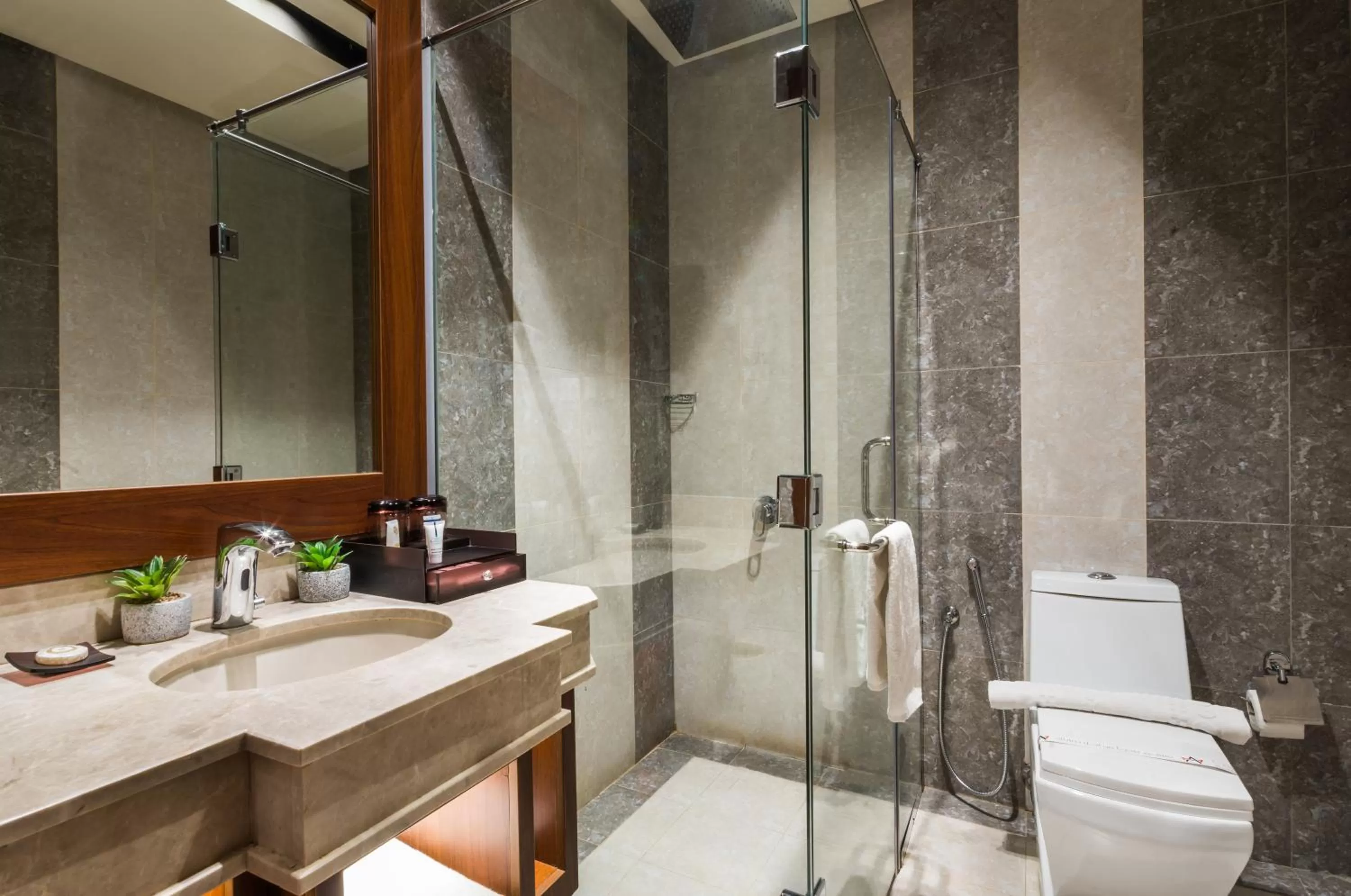 Junior Suite - single occupancy in Al Malqa Elite Hotel