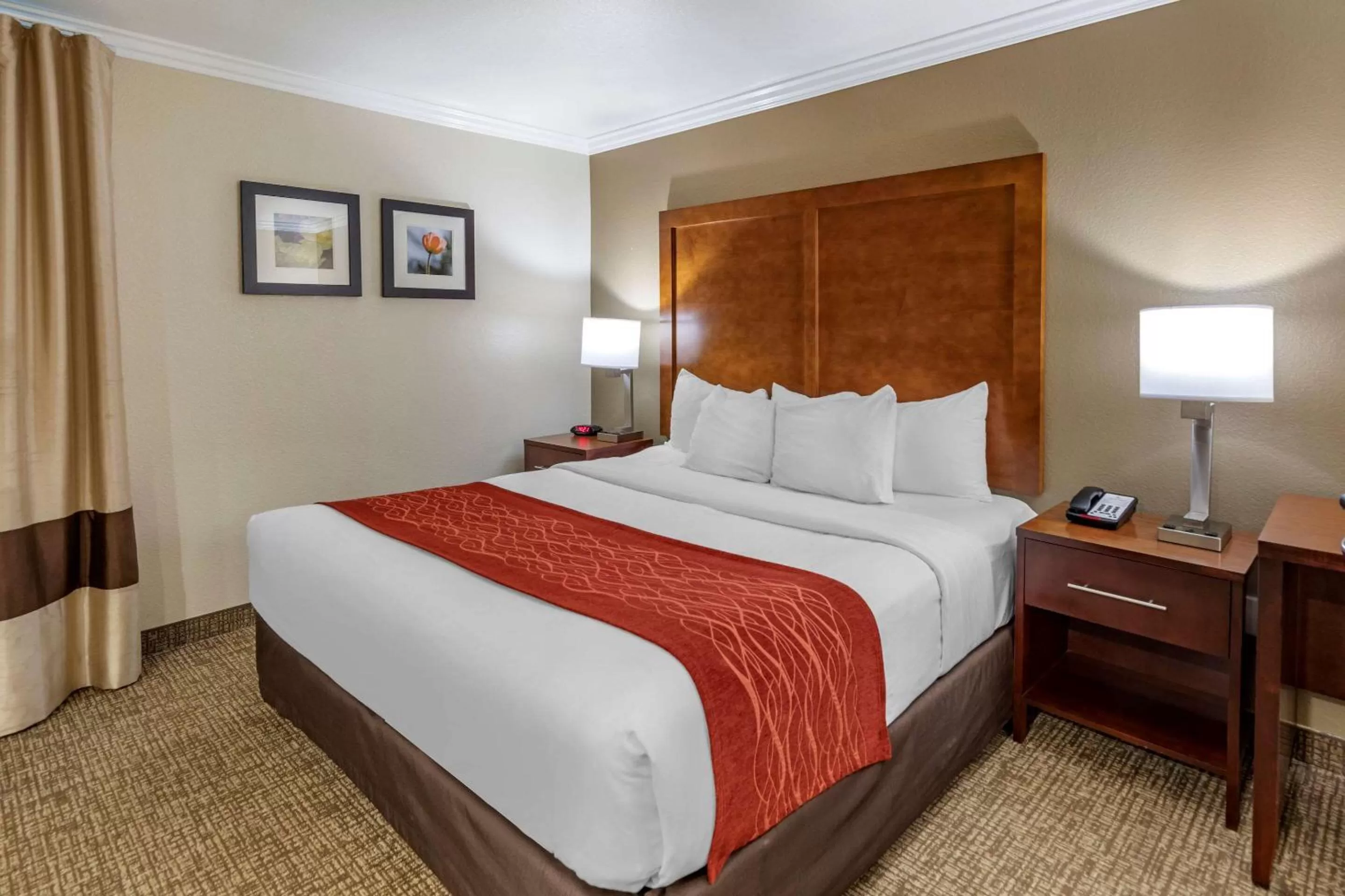 King Suite - Accessible/Non-Smoking in Comfort Inn Fontana