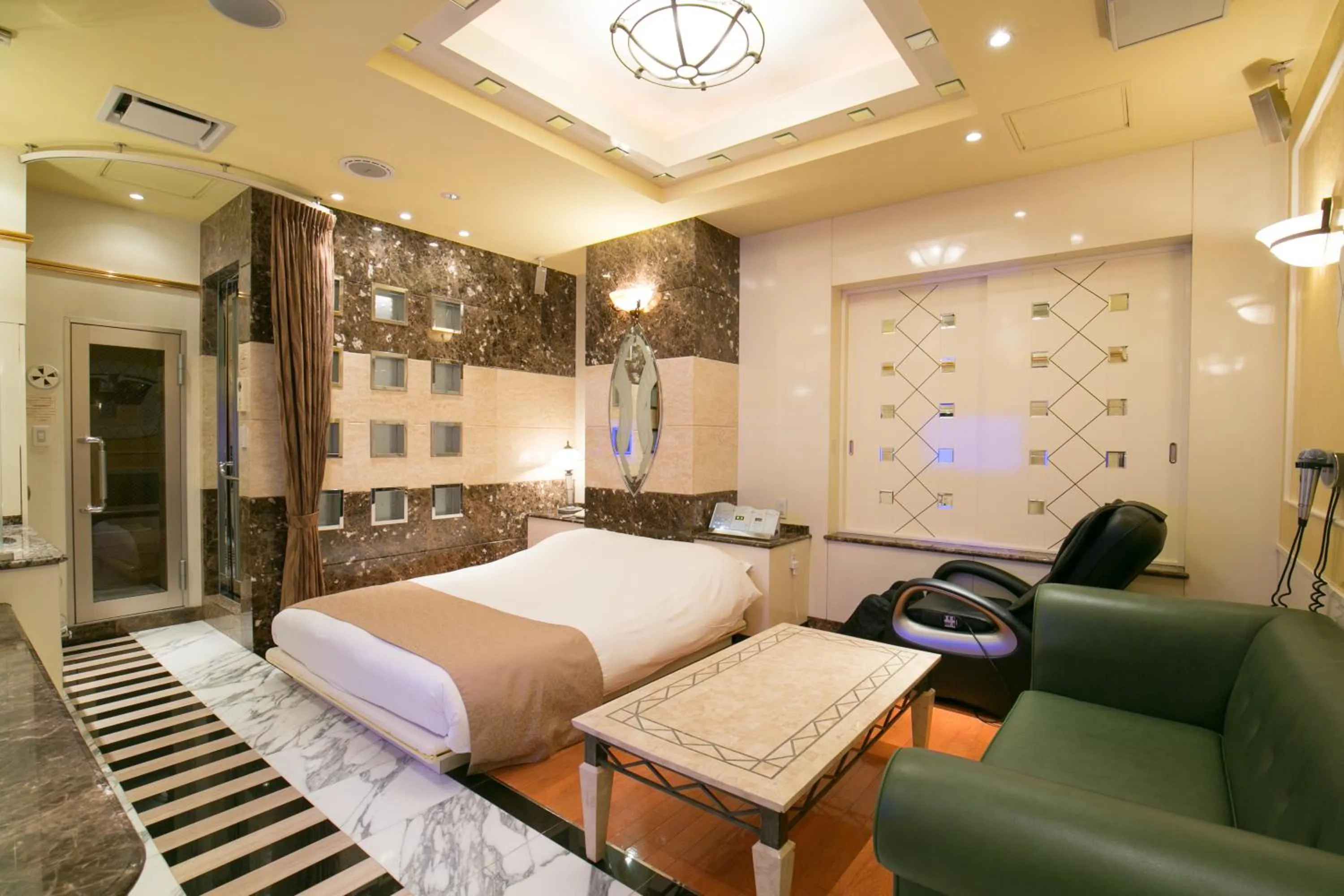 Deluxe Queen Room in HOTEL D-WAVE Shinjuku（Adult Only)