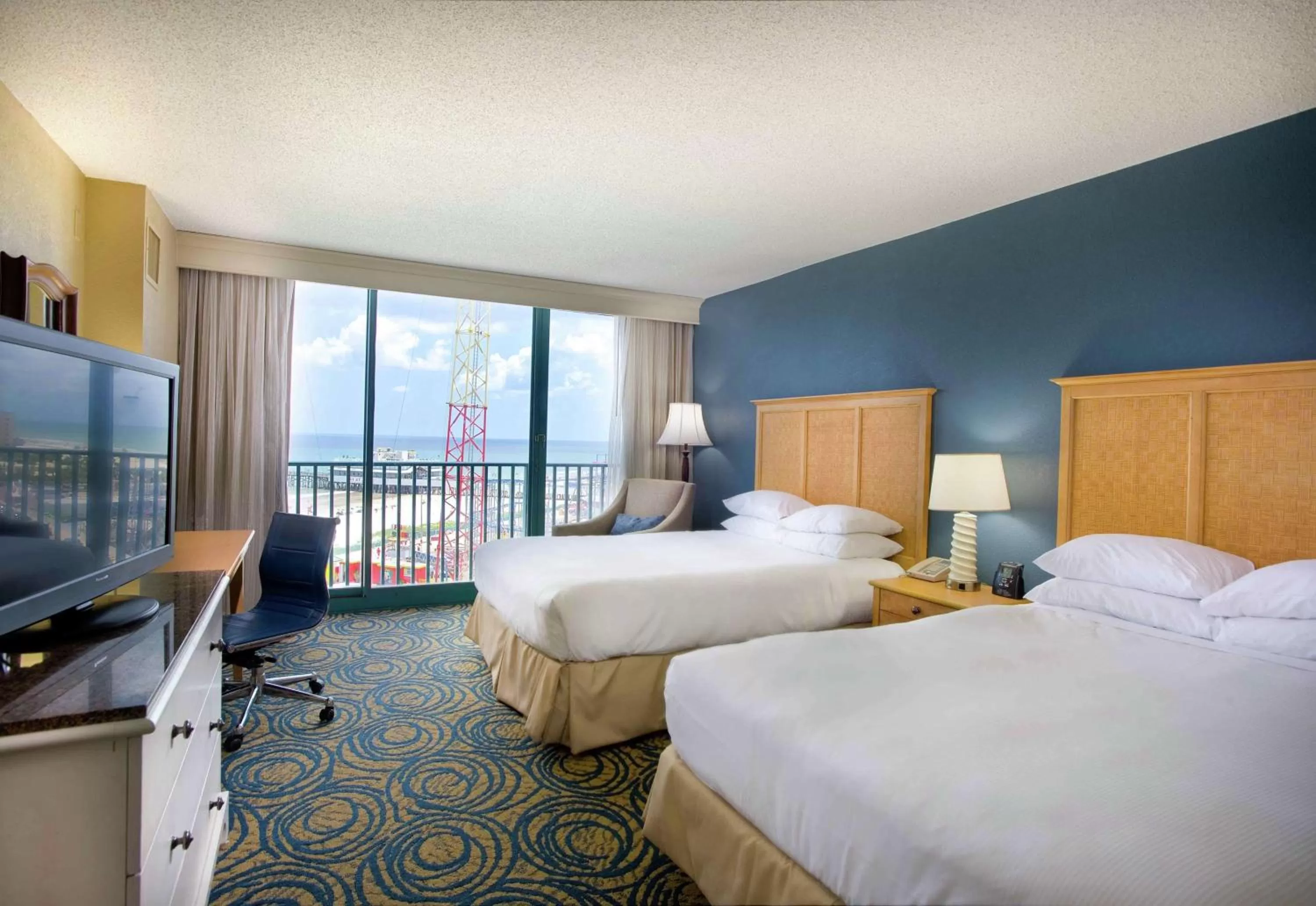 Queen Room with Two Queen Beds and Pool View - single occupancy in Hilton Daytona Beach Resort