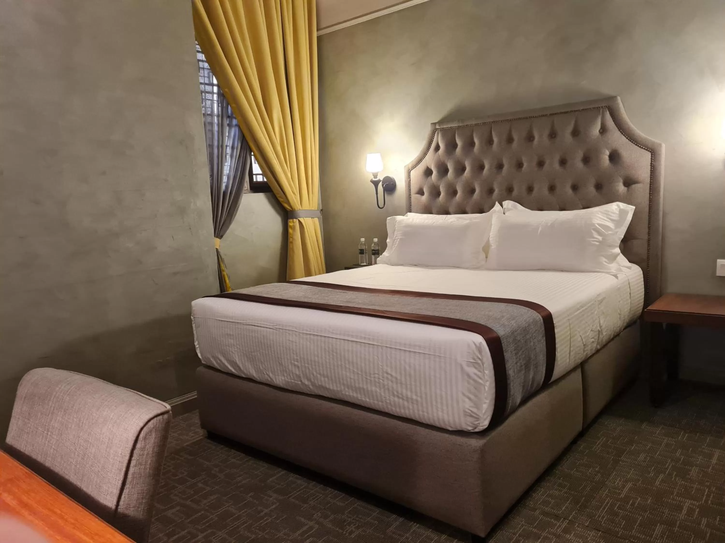 Deluxe Queen Room in 1969 Business Suites @ Ipoh Garden