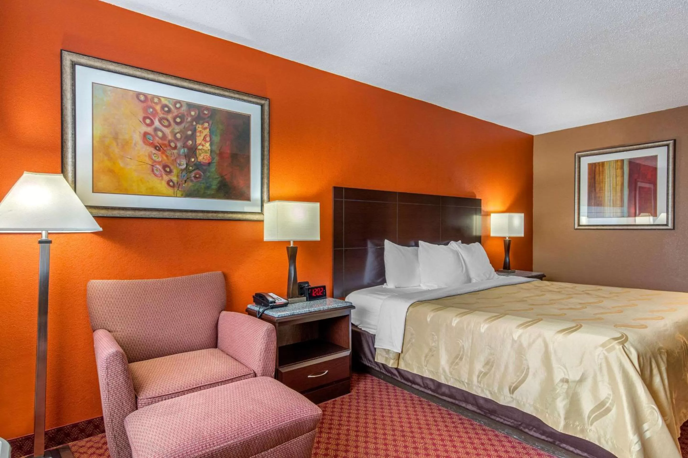 King Room - Accessible/Non-Smoking in Quality Inn Kingston Springs