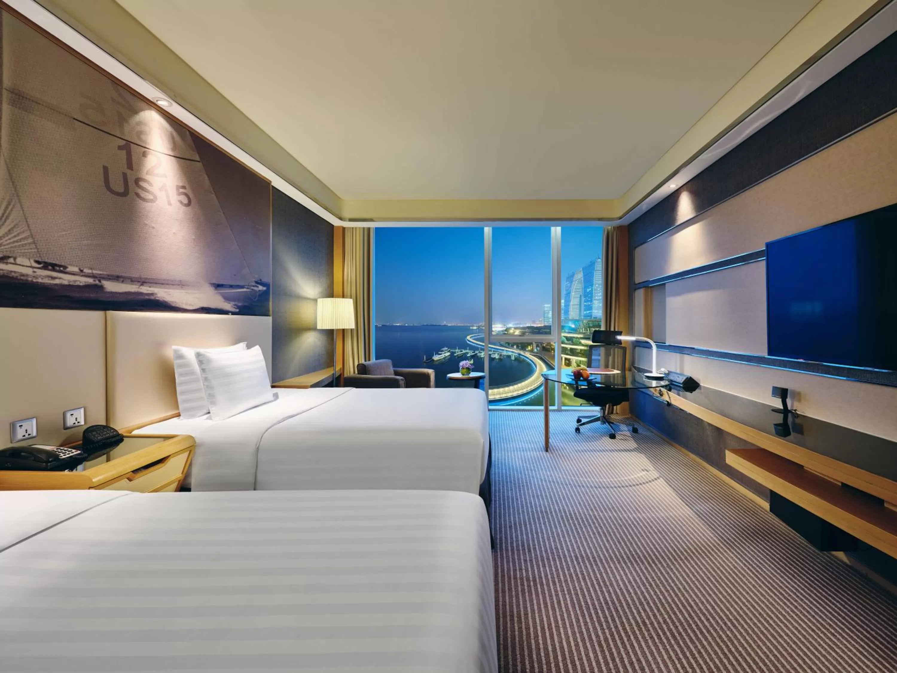 Twin Premium Jinji Lake View in Crowne Plaza Suzhou by IHG