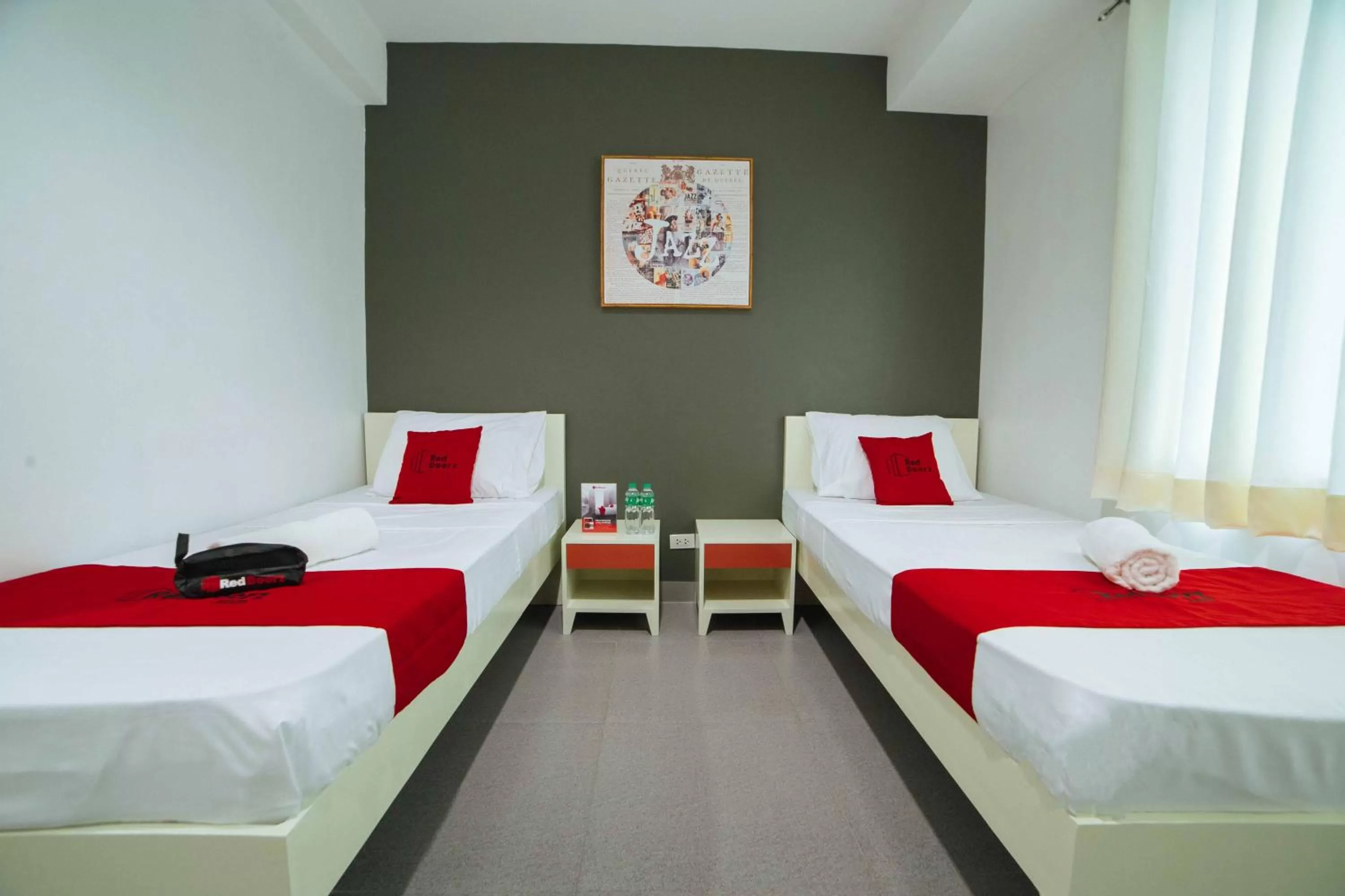 Twin Room in RedDoorz Plus @ Roxas Street Davao