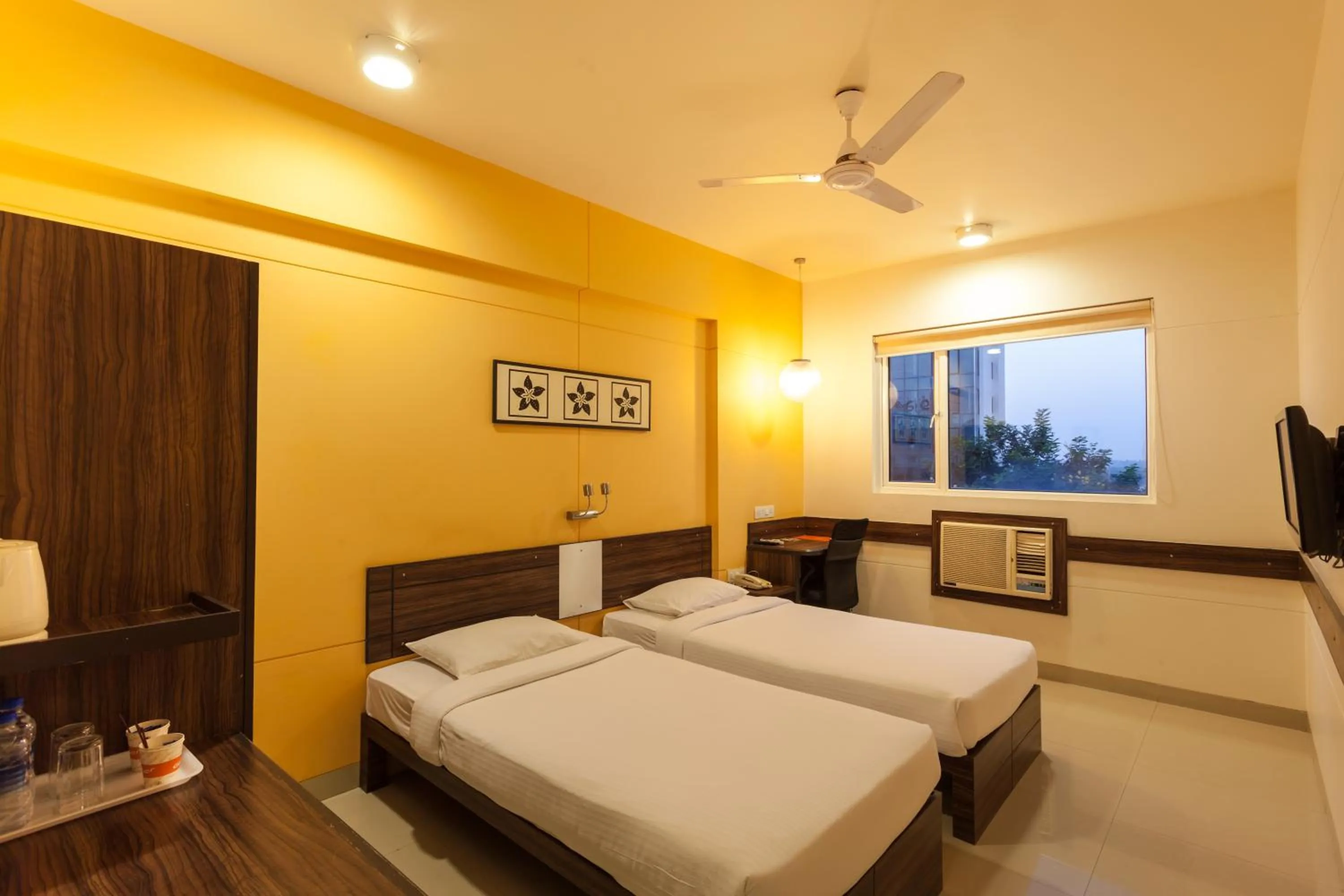 Twin Room  - single occupancy in Ginger Pune Wakad