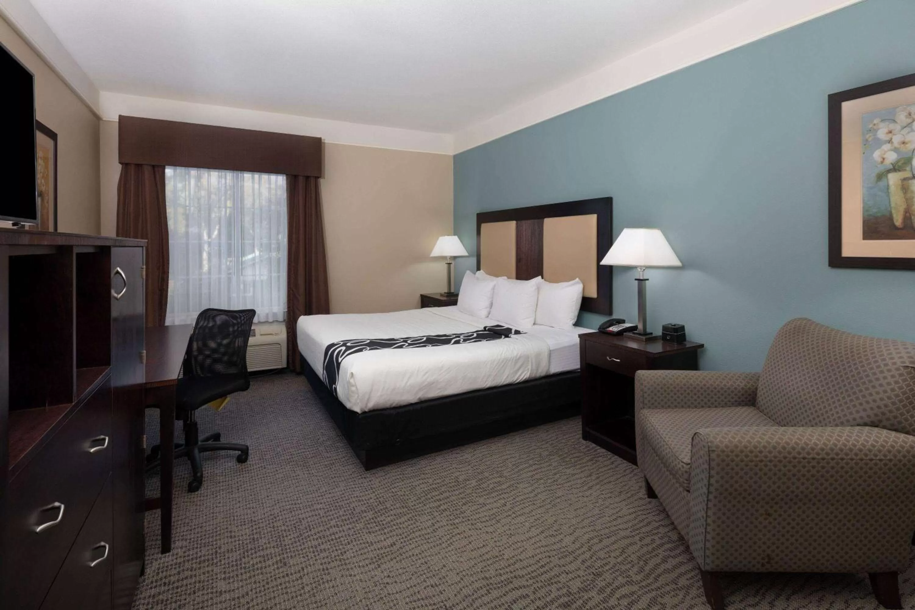 King Room - Mobility Access/Non-Smoking in La Quinta by Wyndham Savannah Airport - Pooler