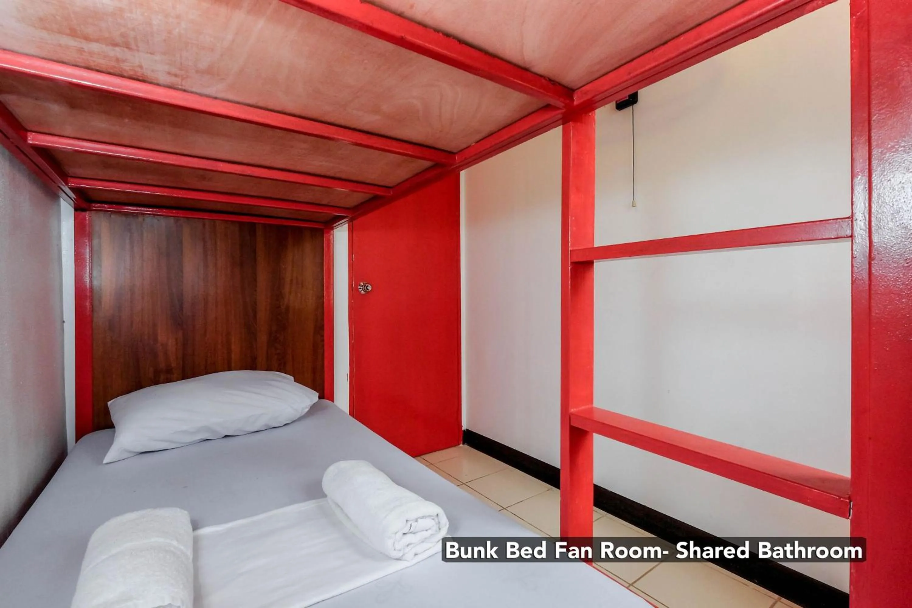 Bunk Bed Fan Room with Shared Bathroom in Stay Malate (Wanderers Guest House)