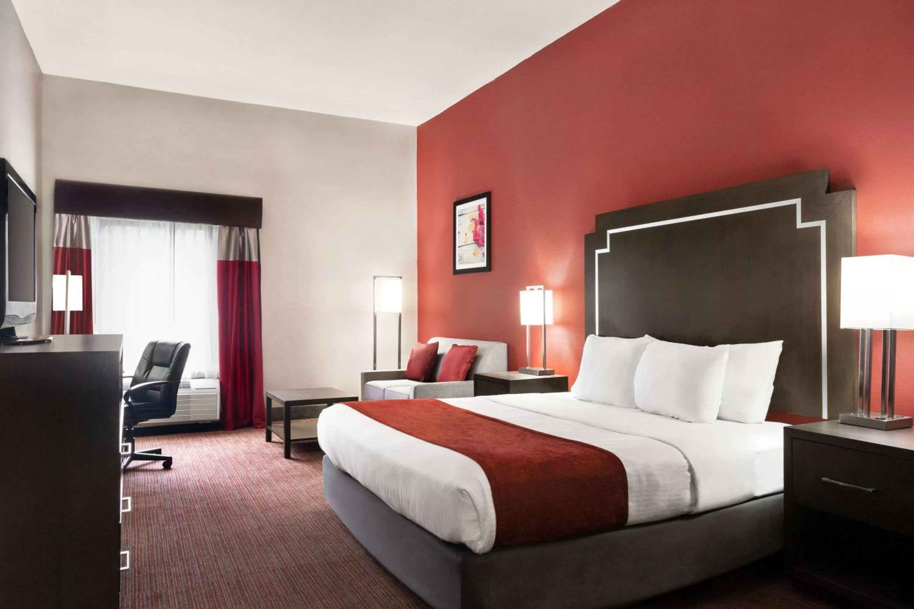 King Room - Non-Smoking in Days Inn & Suites by Wyndham Murfreesboro