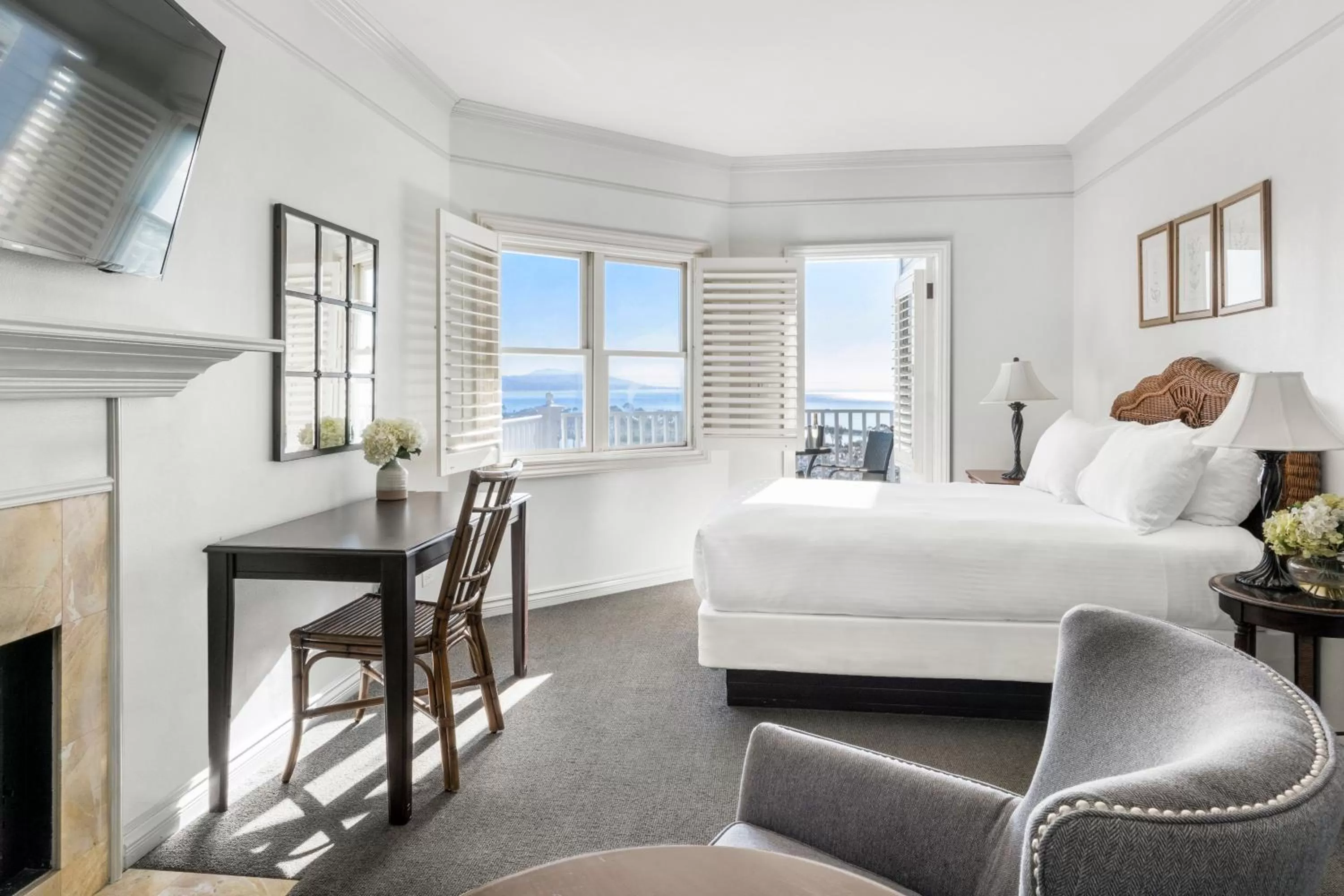 Ocean View Queen + Balcony in Blue Lantern Inn, A Four Sisters Inn