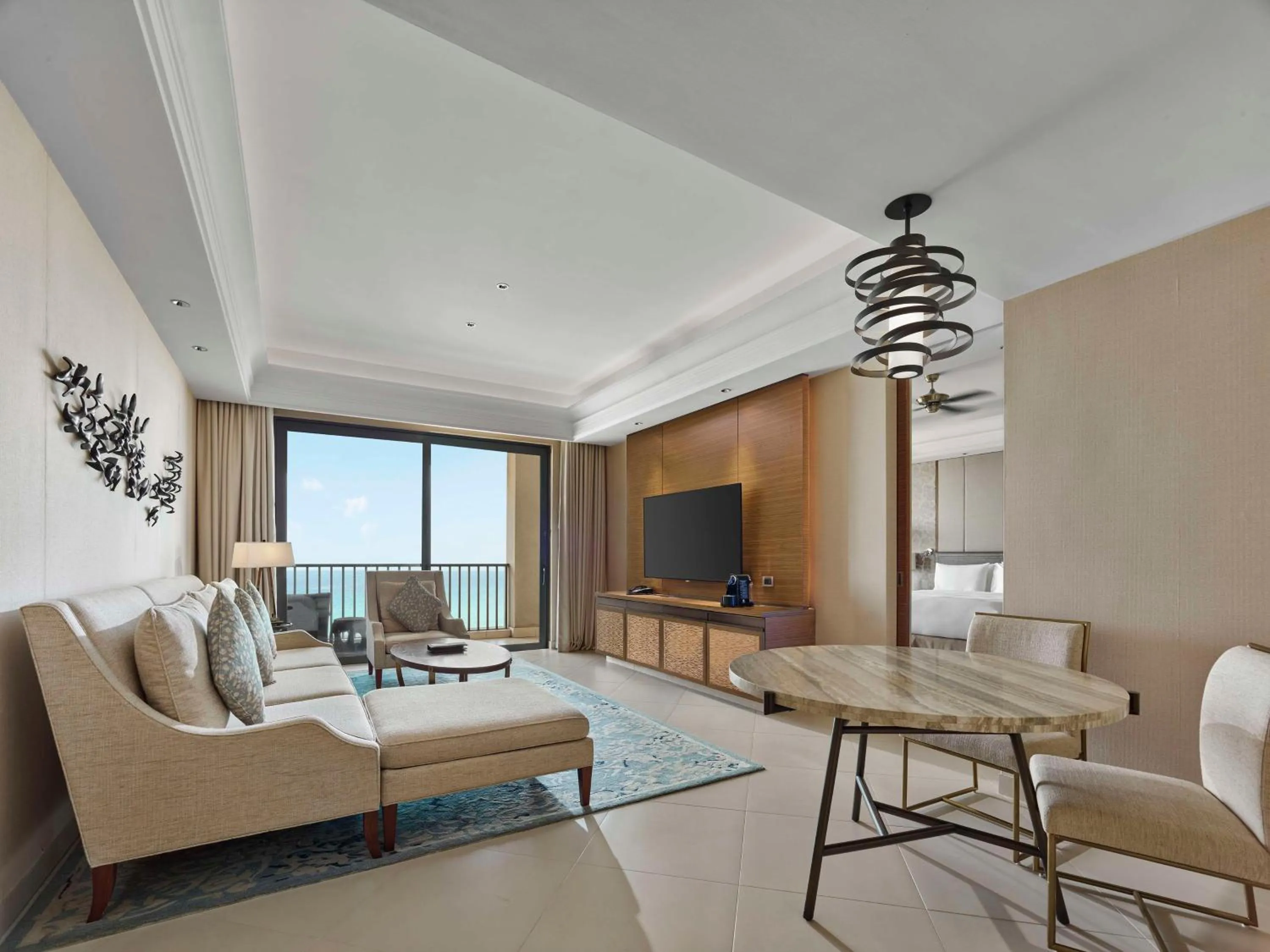 King Junior Suite in Hilton Haikou Meilan - Beachfront Hotel