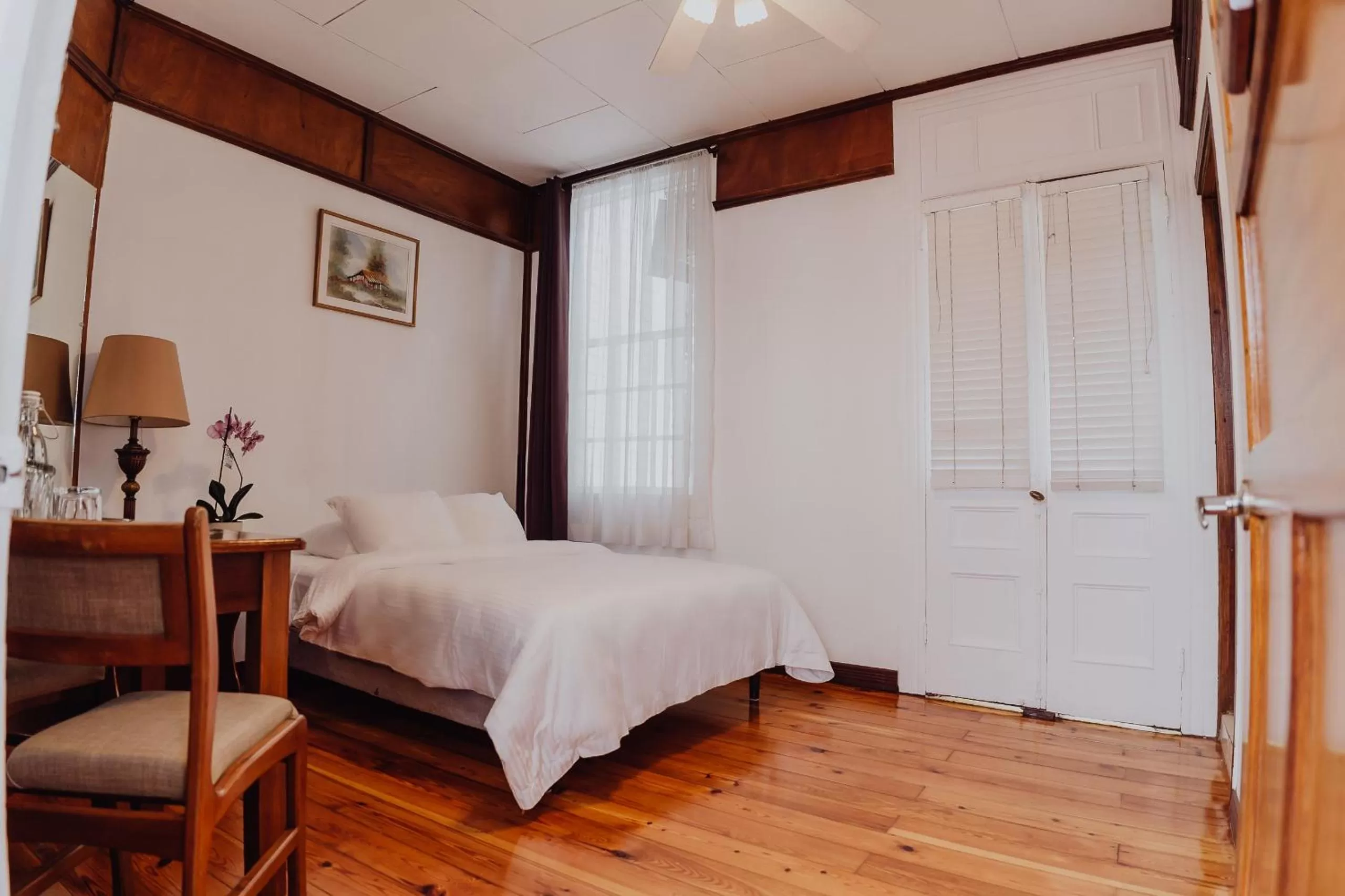 Deluxe Room in Hotel Dunn Inn