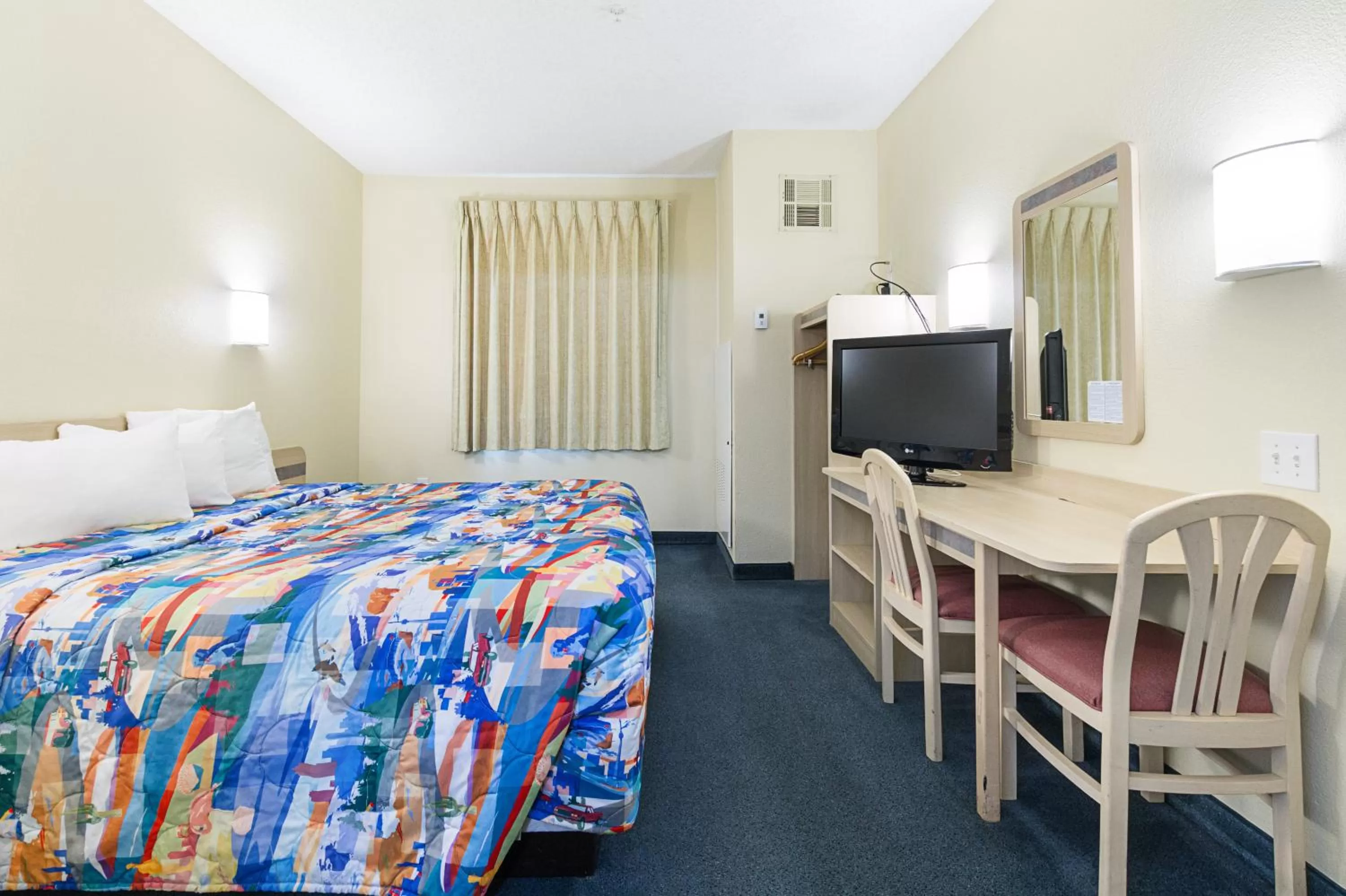 King Room - Non-Smoking in Motel 6-Weatherford, TX