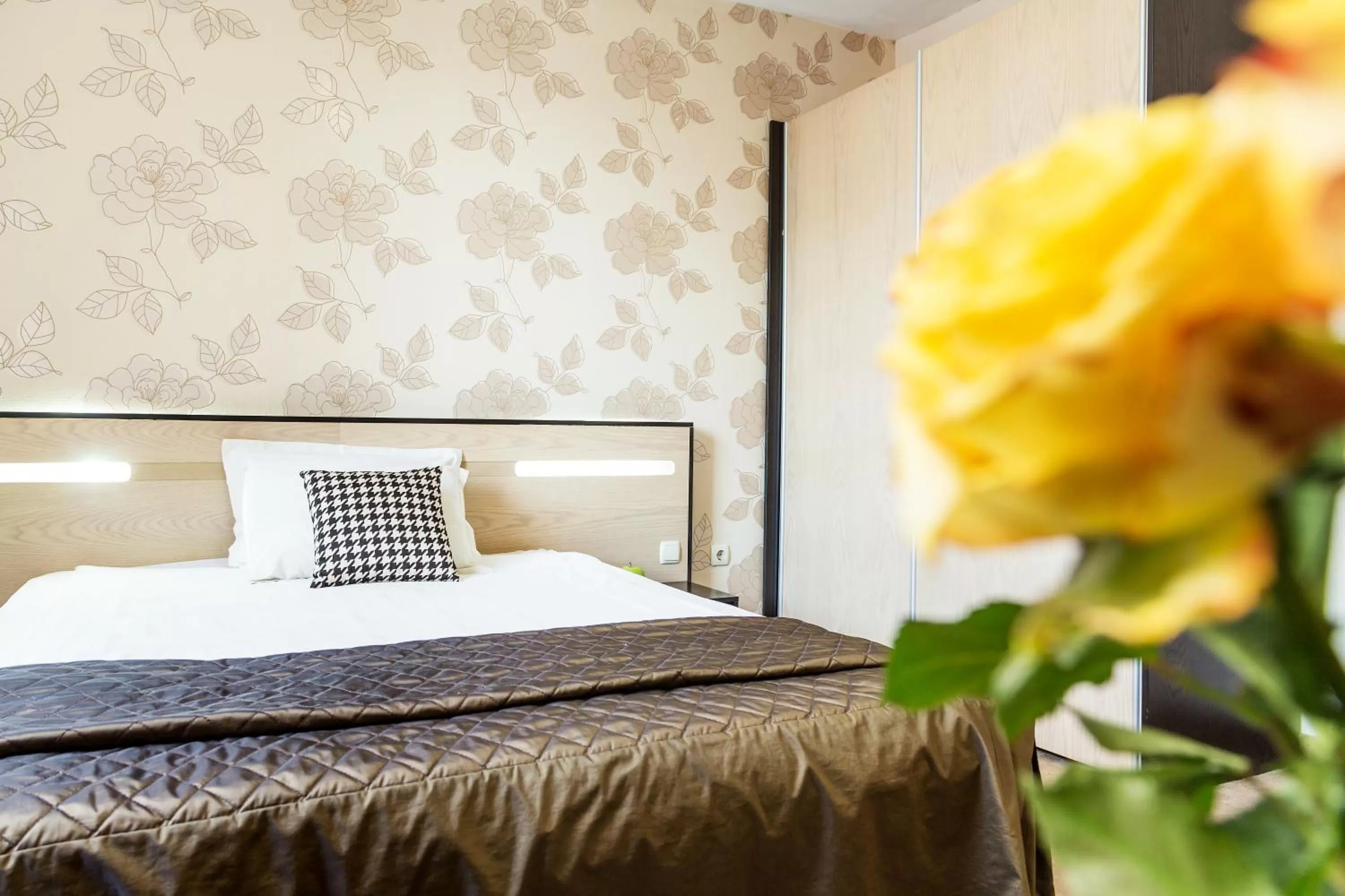 Classic Single Room in City Avenue Hotel by HMG-Free Parking-Free Wi-Fi