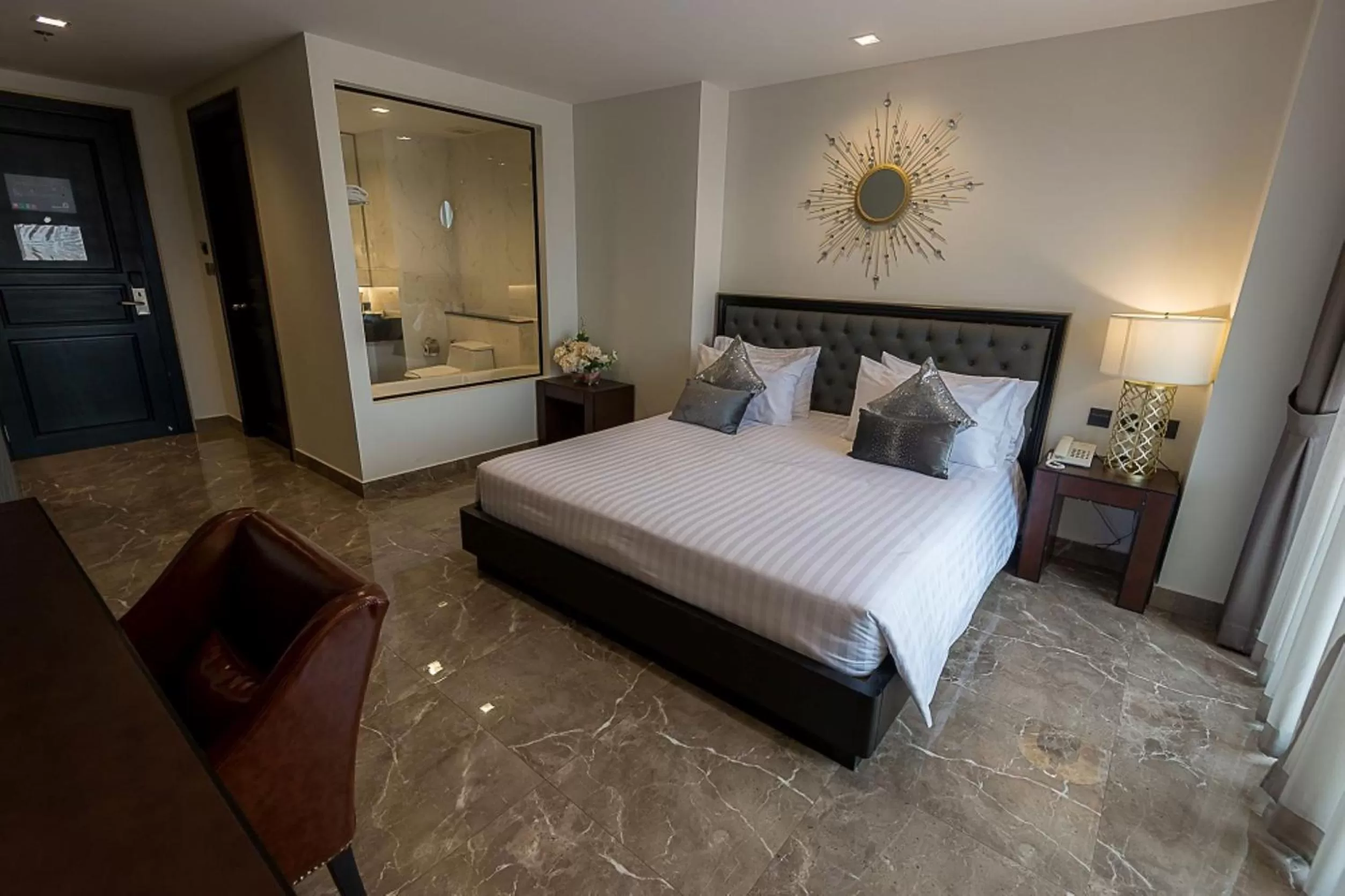 Deluxe Double Room with Bath in SN Connx - SHA Plus