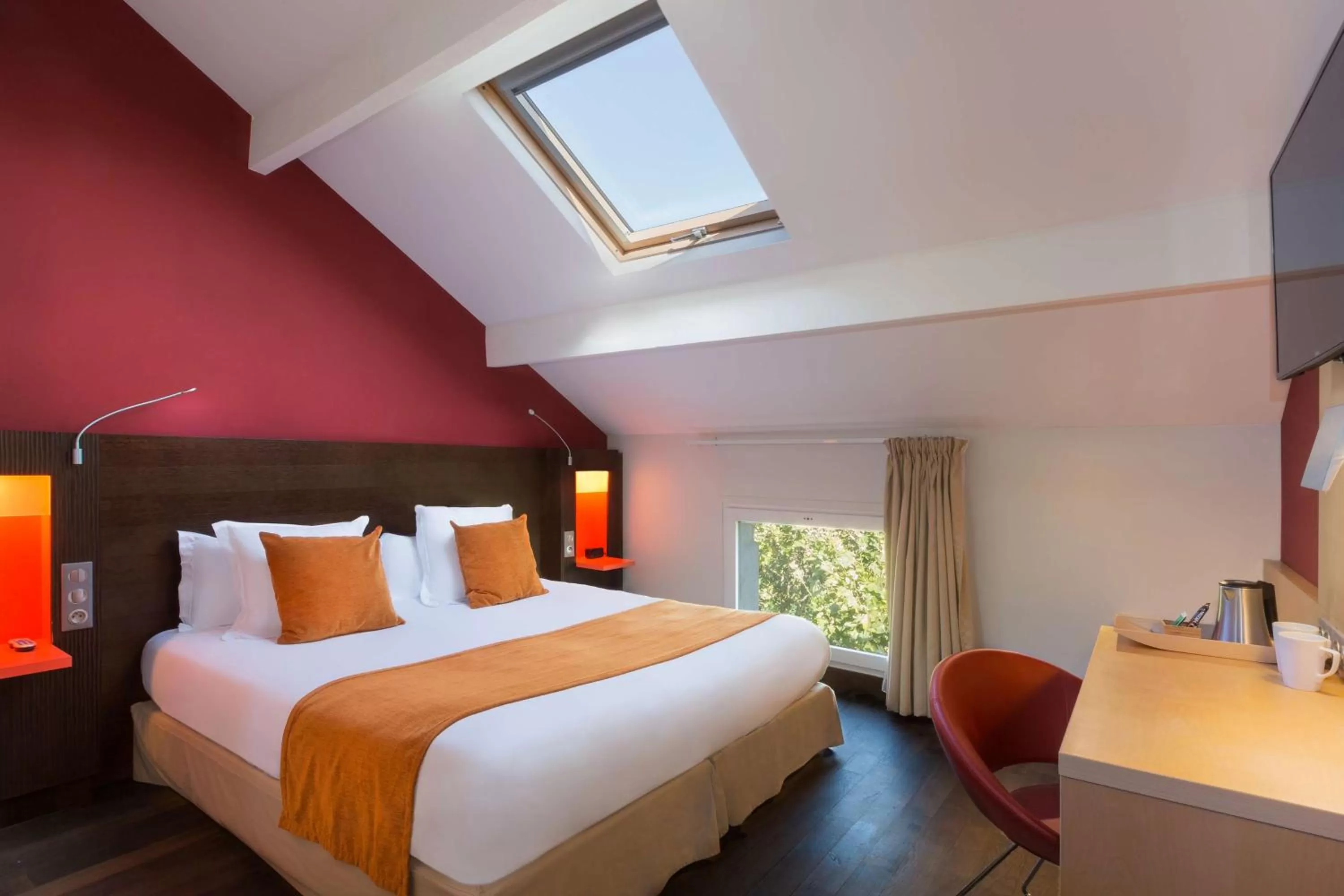 Comfort Queen Room in Best Western Seine West Hotel