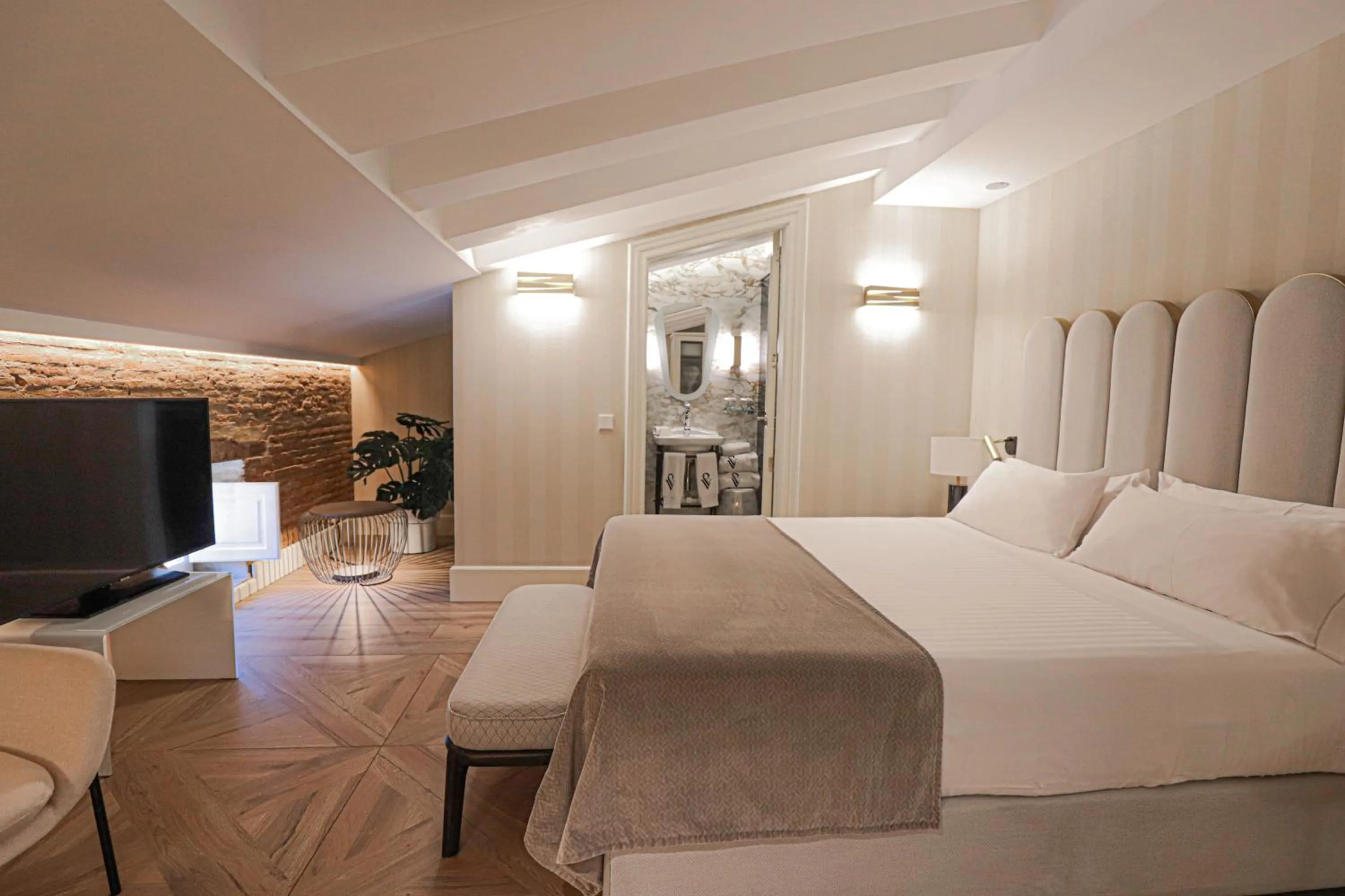 Executive Double Room in MYR Palacio Vallier